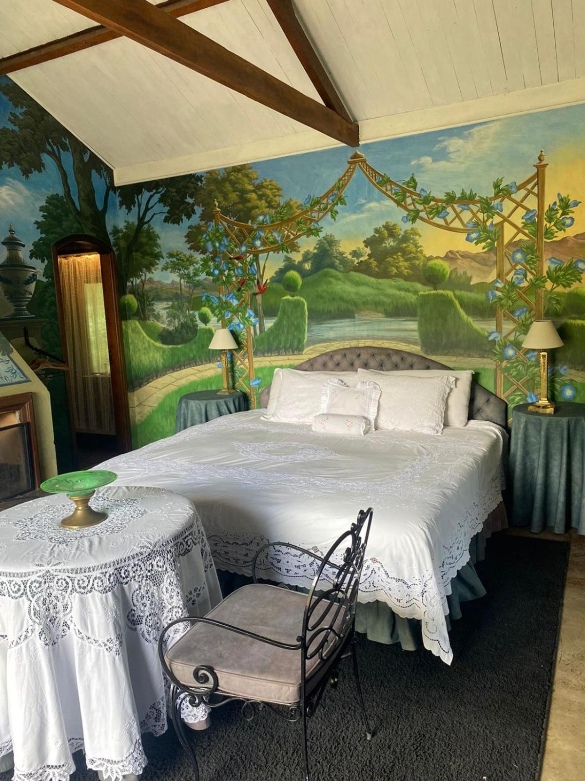 Suite with Mountain View photo 3
