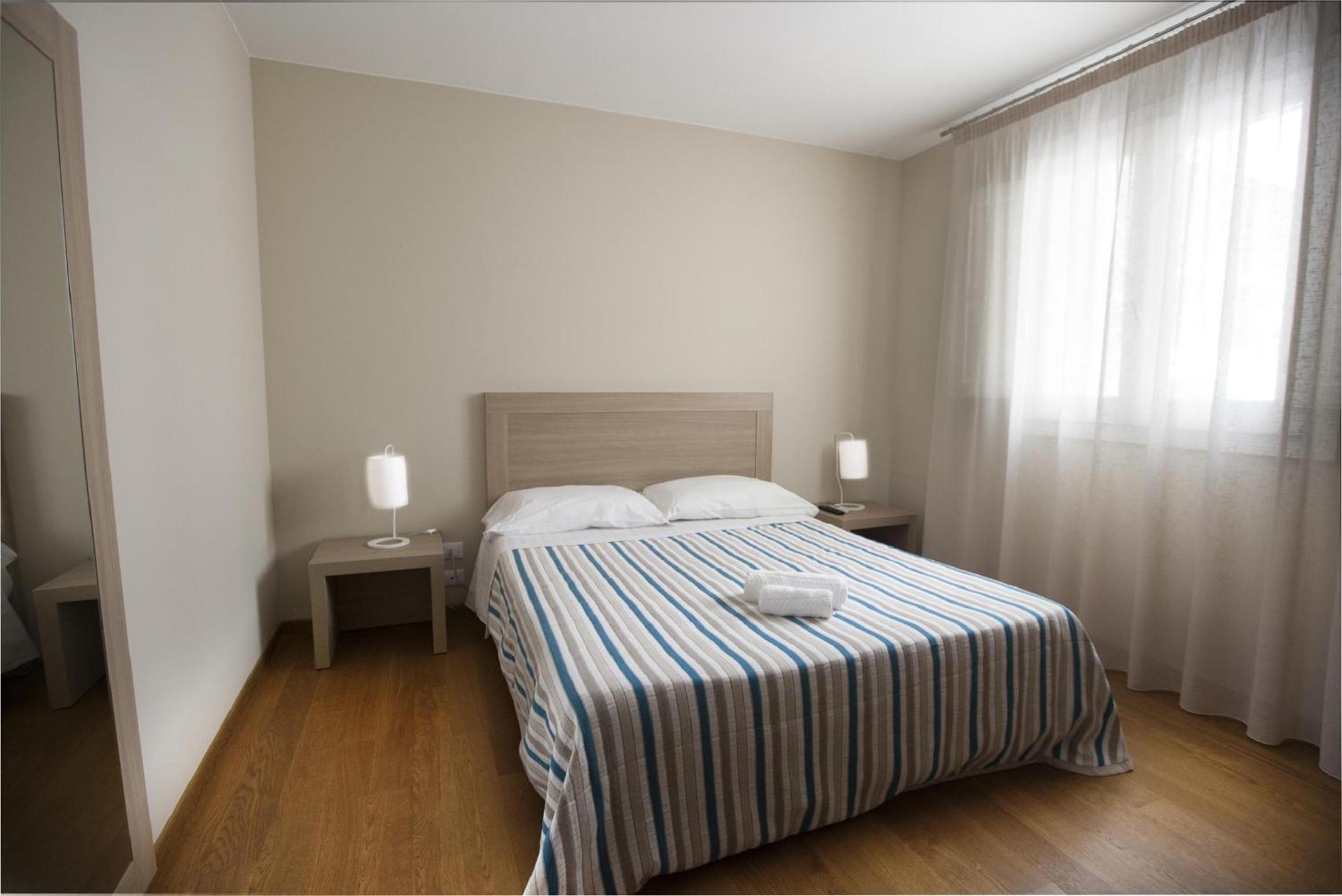 Two-Bedroom Suite - Photo 3