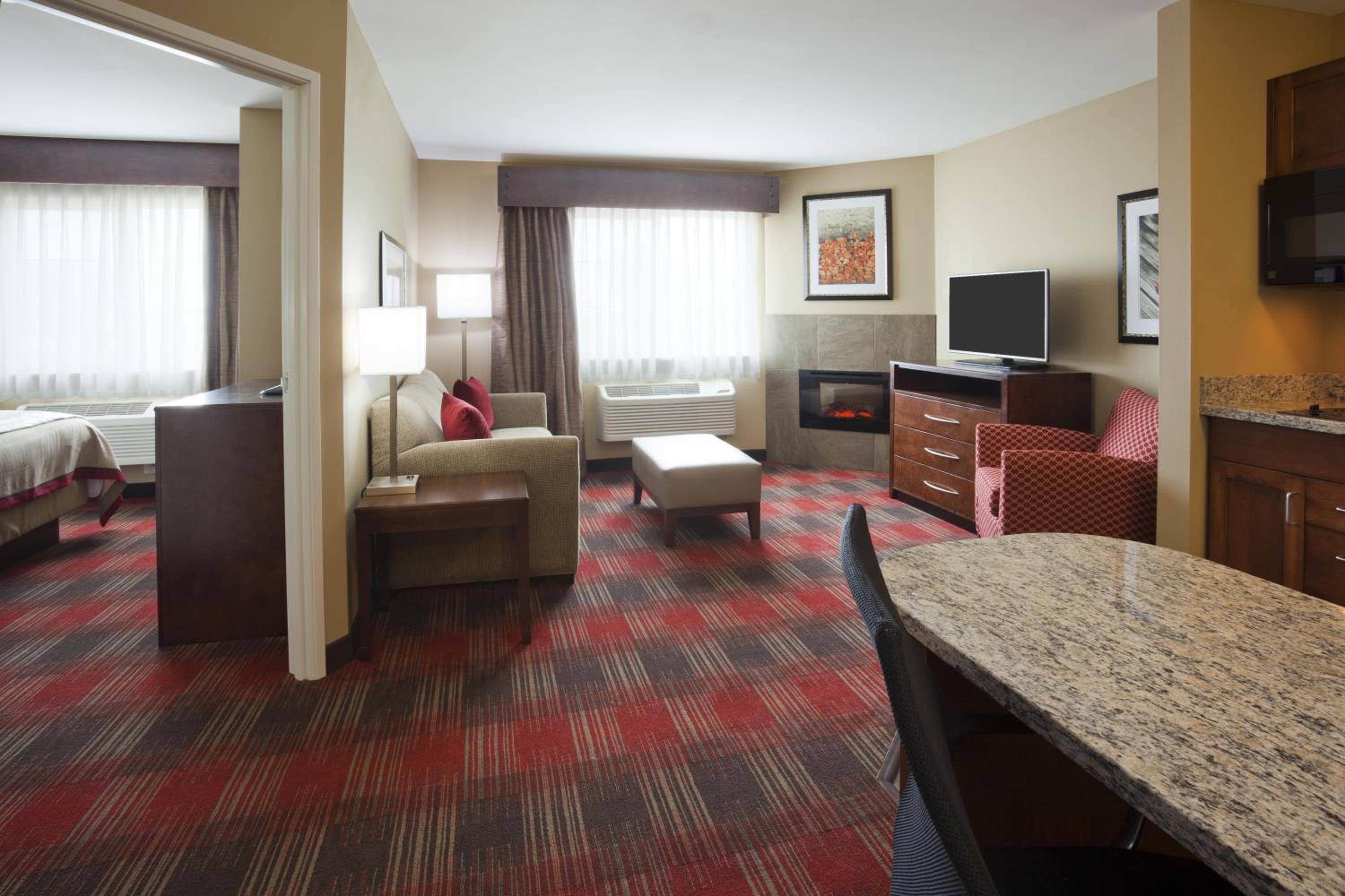 One-Bedroom King Suite with Sofa Bed - Photo 3