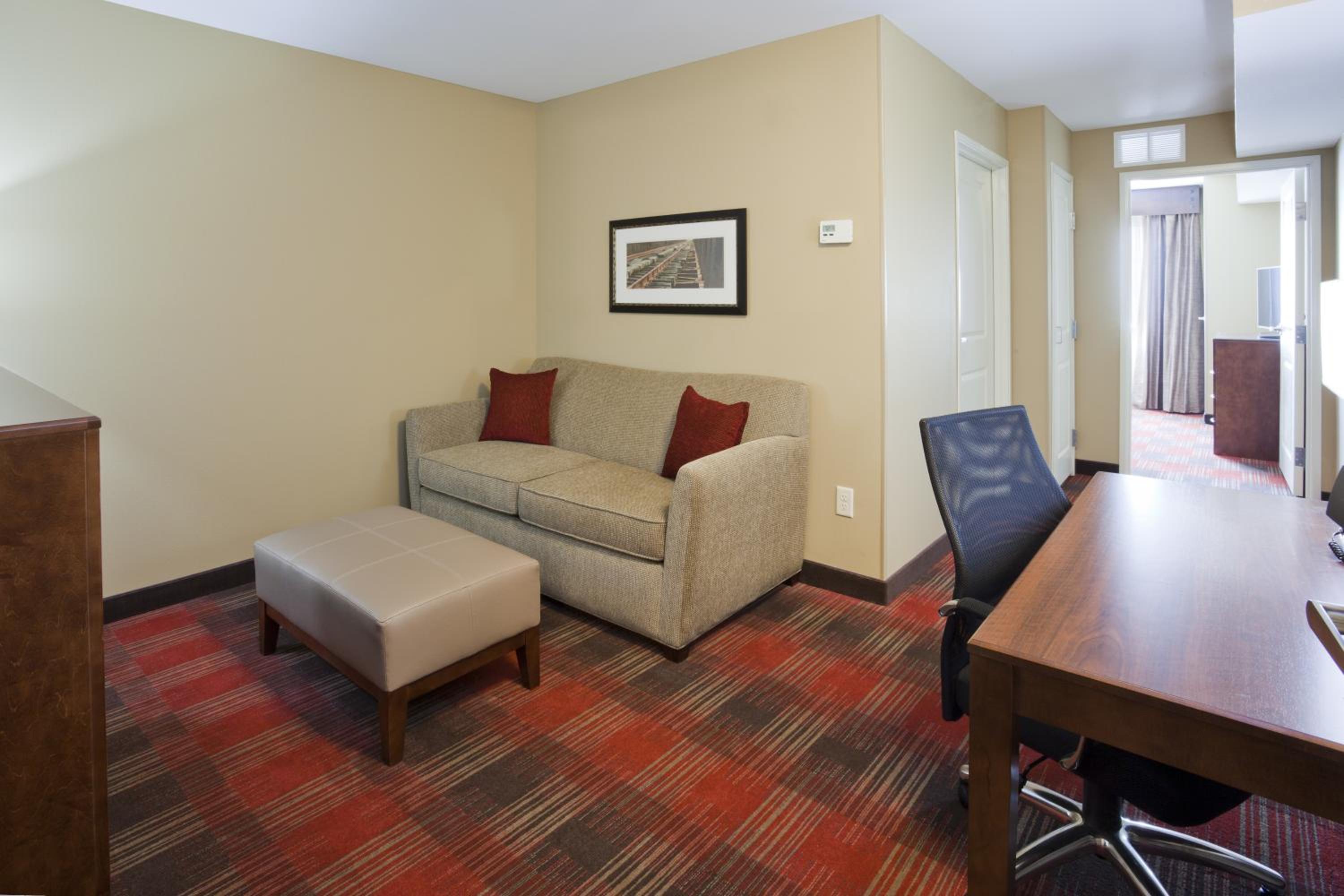 One-Bedroom King Suite with Sofa Bed - Photo 2