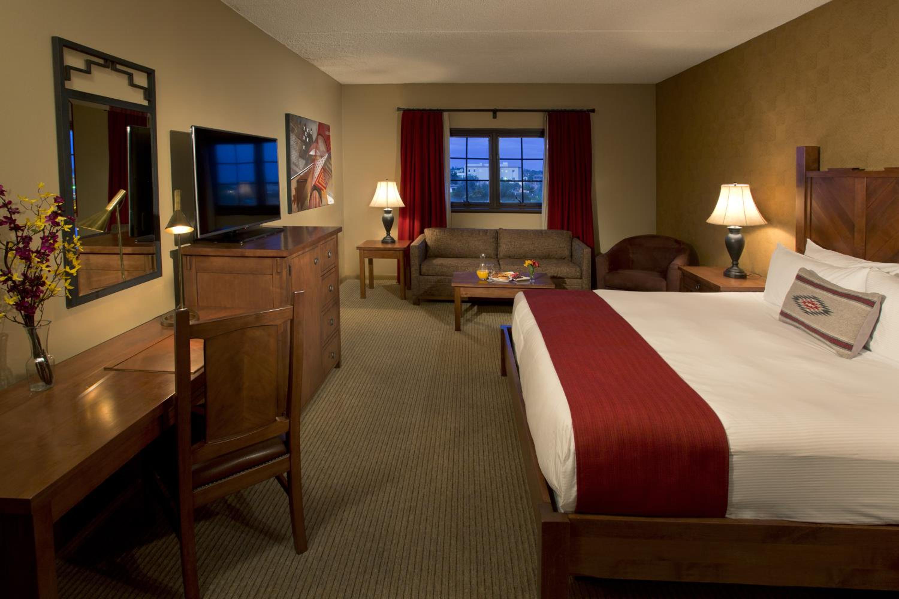 Deluxe King Room - Photo 3
