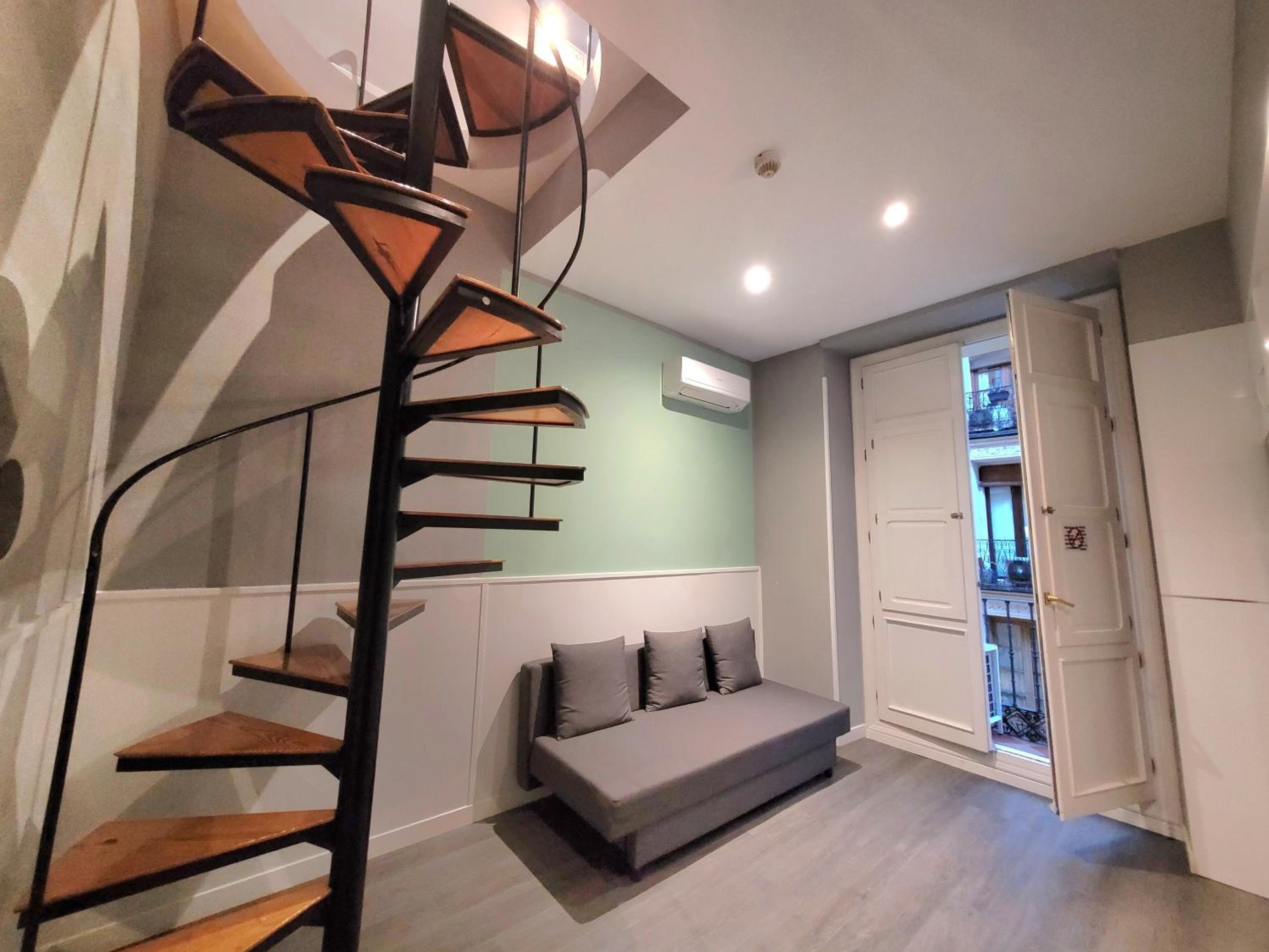 Duplex Quadruple Room with Balcony - Photo 24