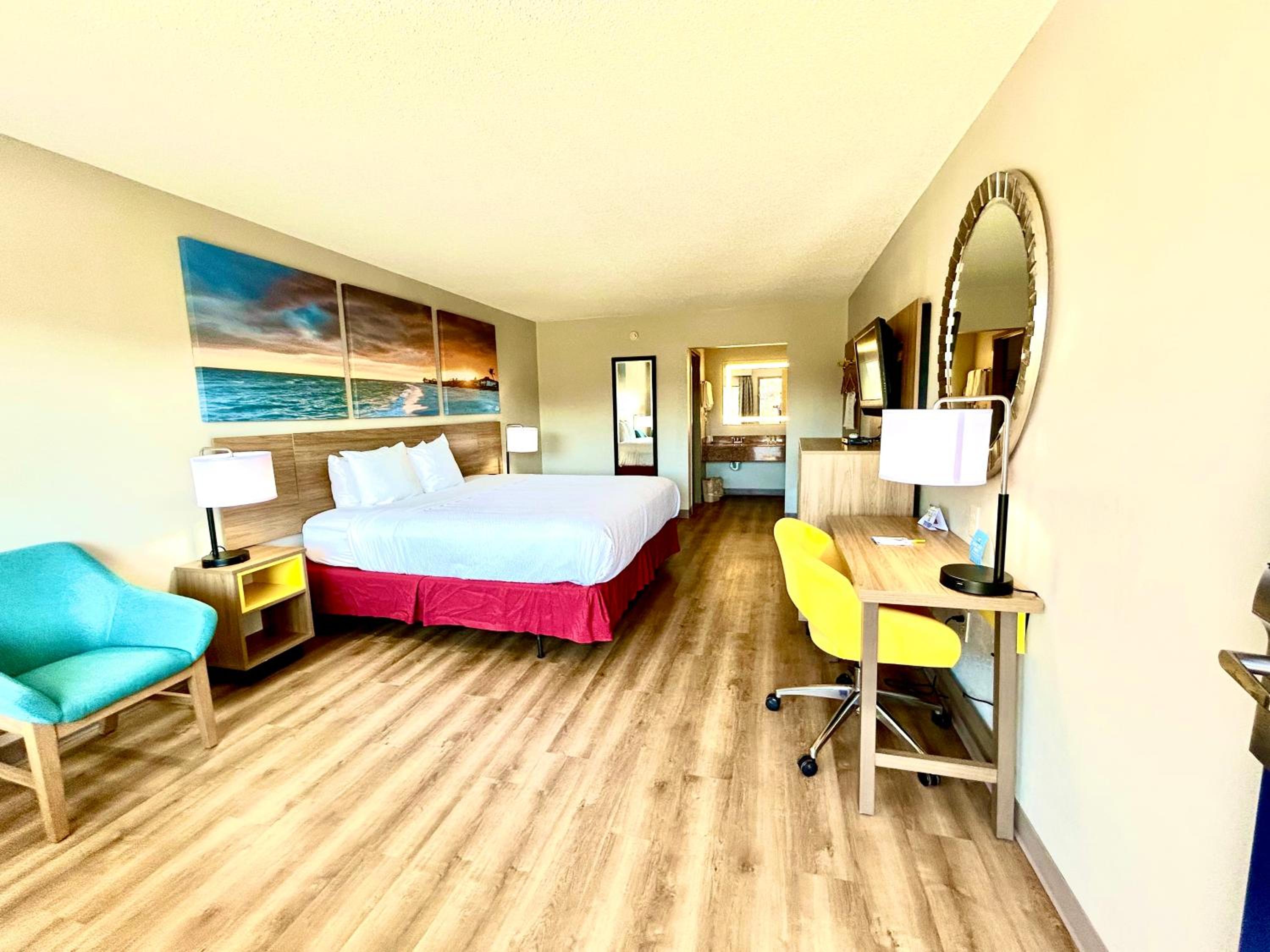 King Room - Second Floor/Non-Smoking - Photo 5