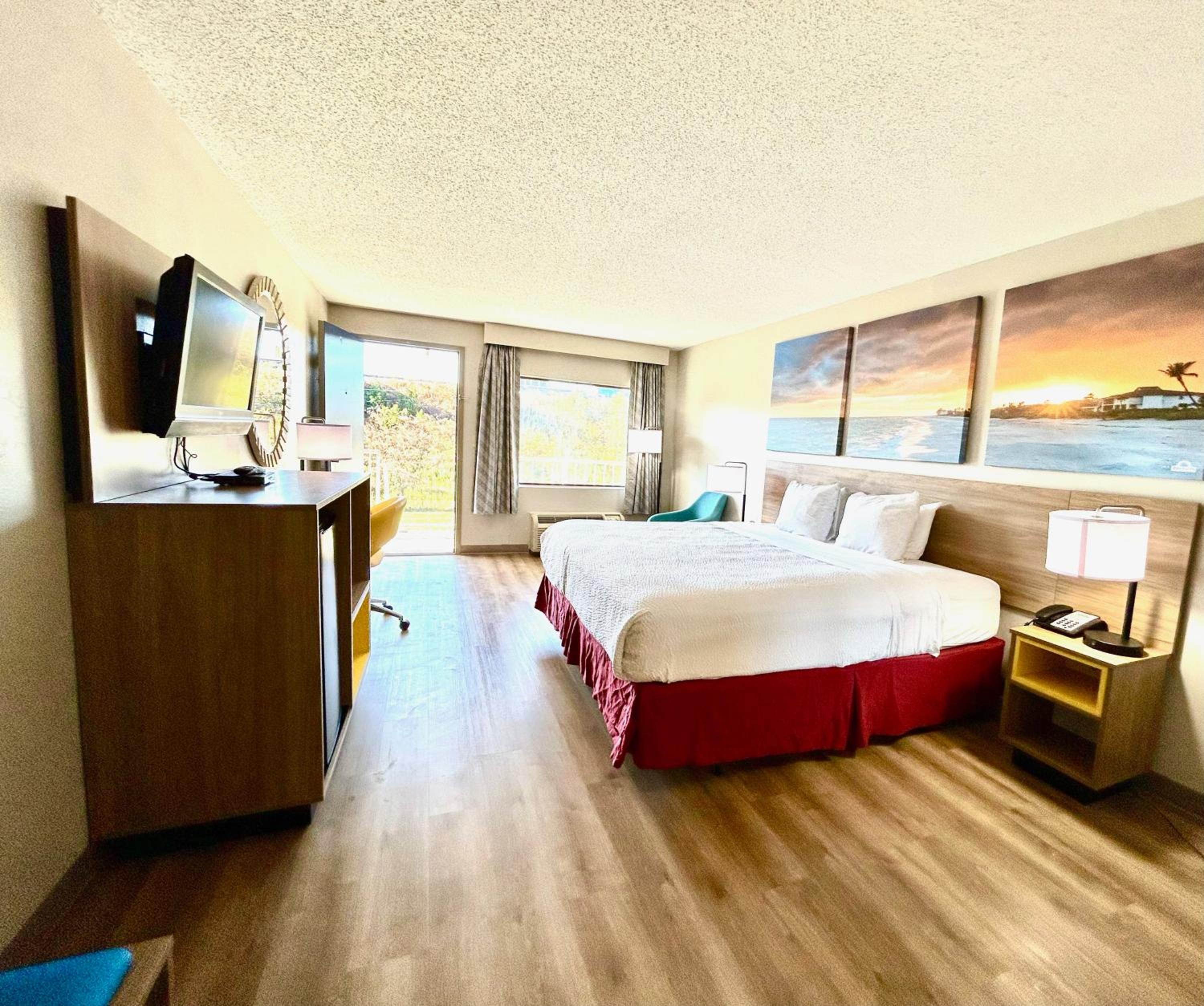 King Room - Second Floor/Non-Smoking - Photo 2