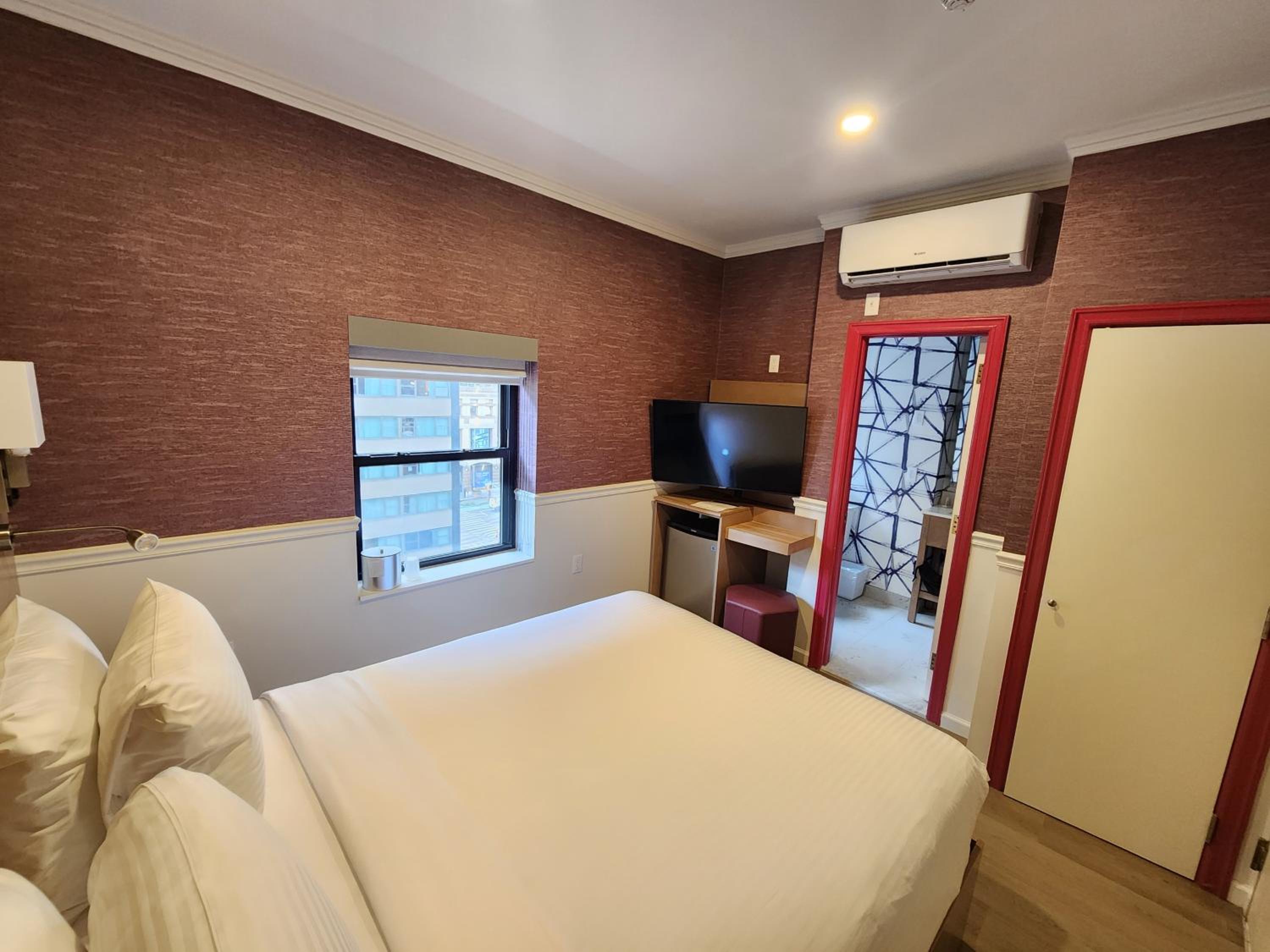 Queen Room