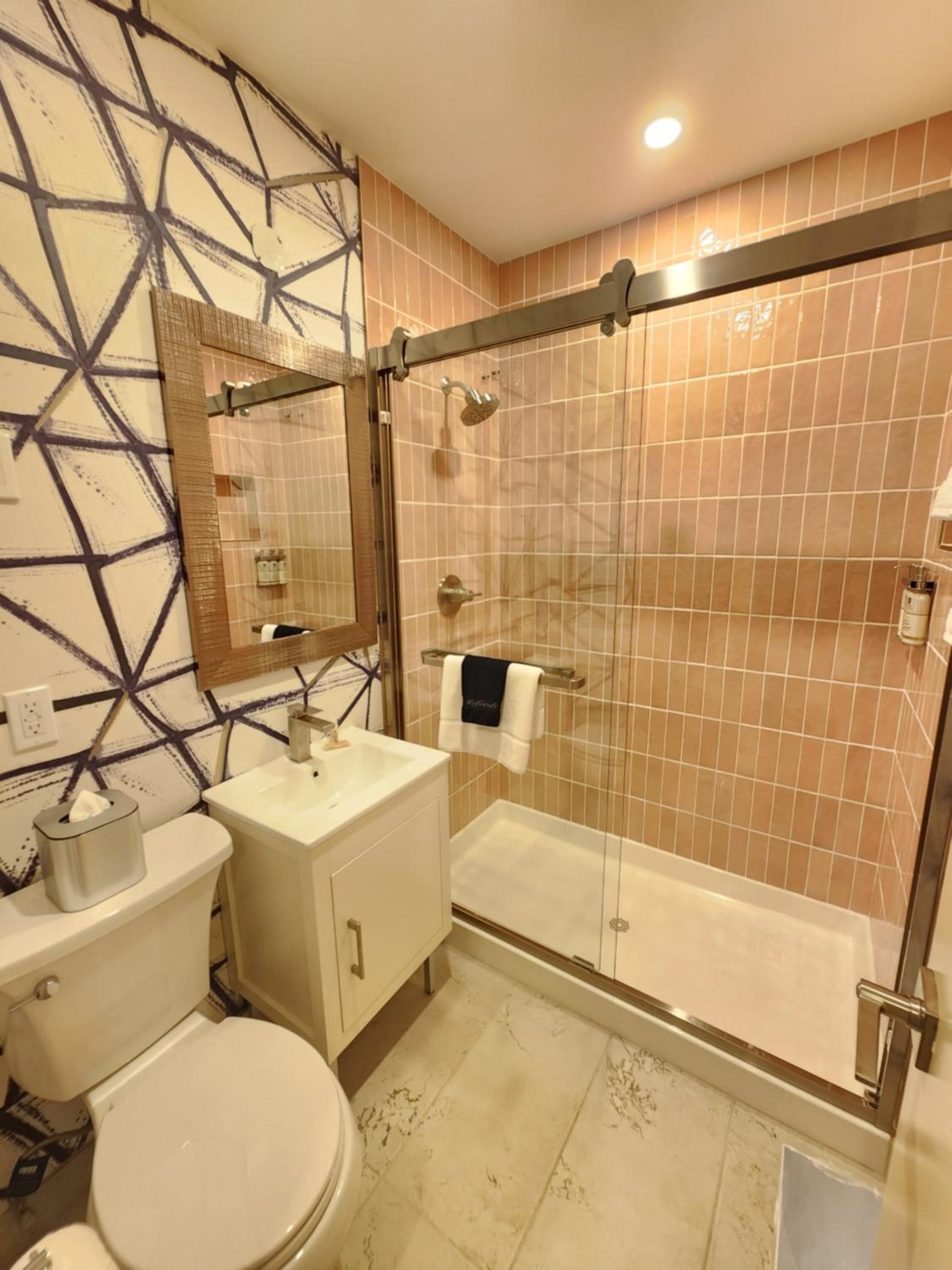 Deluxe King Room with City View