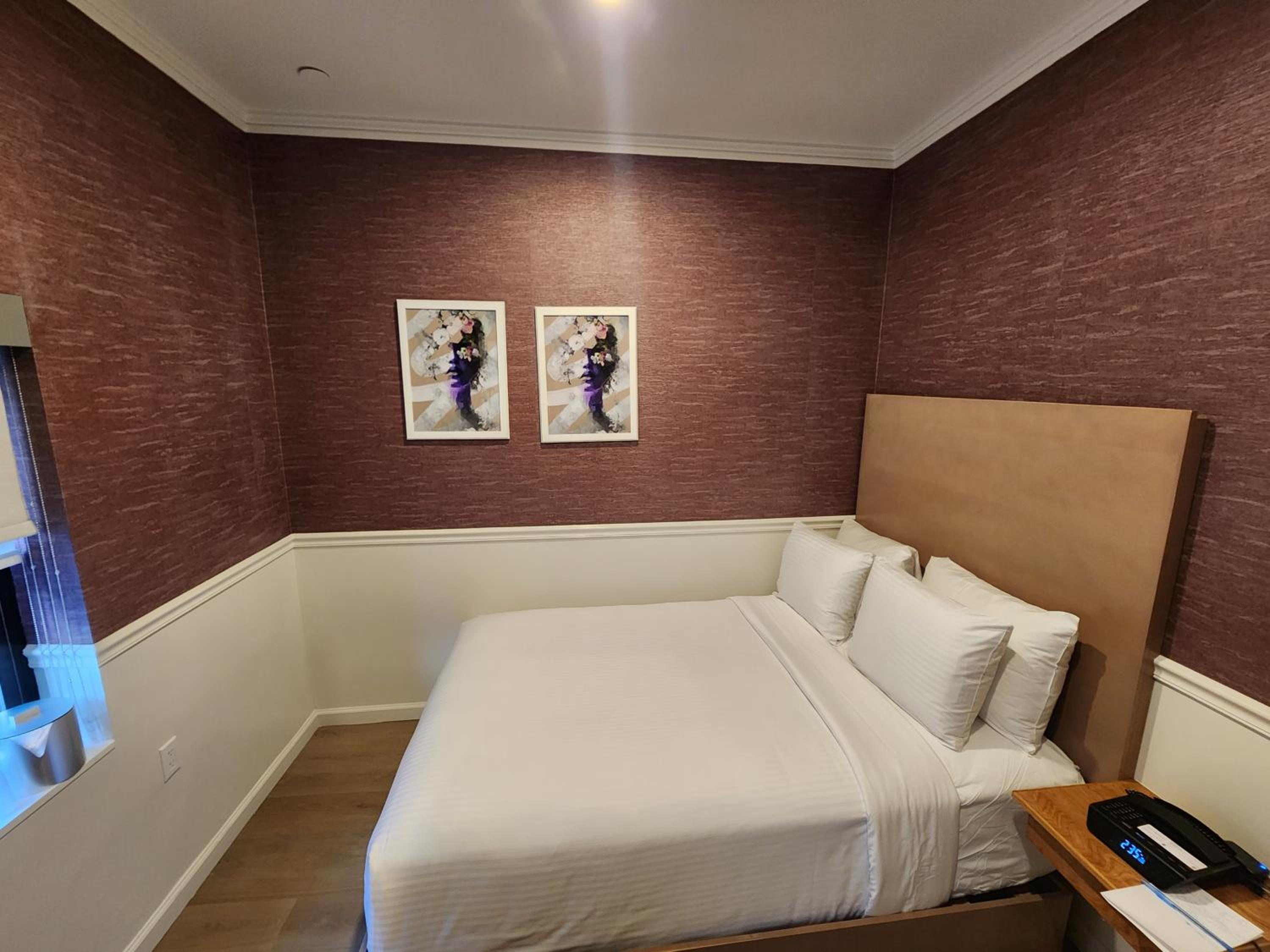 Standard Room with Step-In Shower - Disability Access