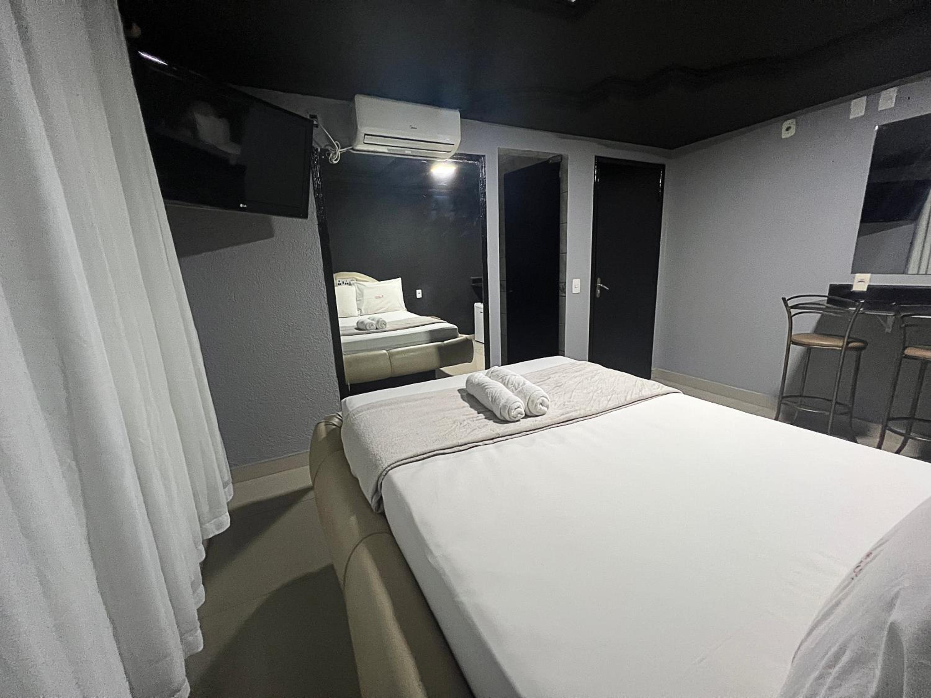 Standard Suite - Photo 4