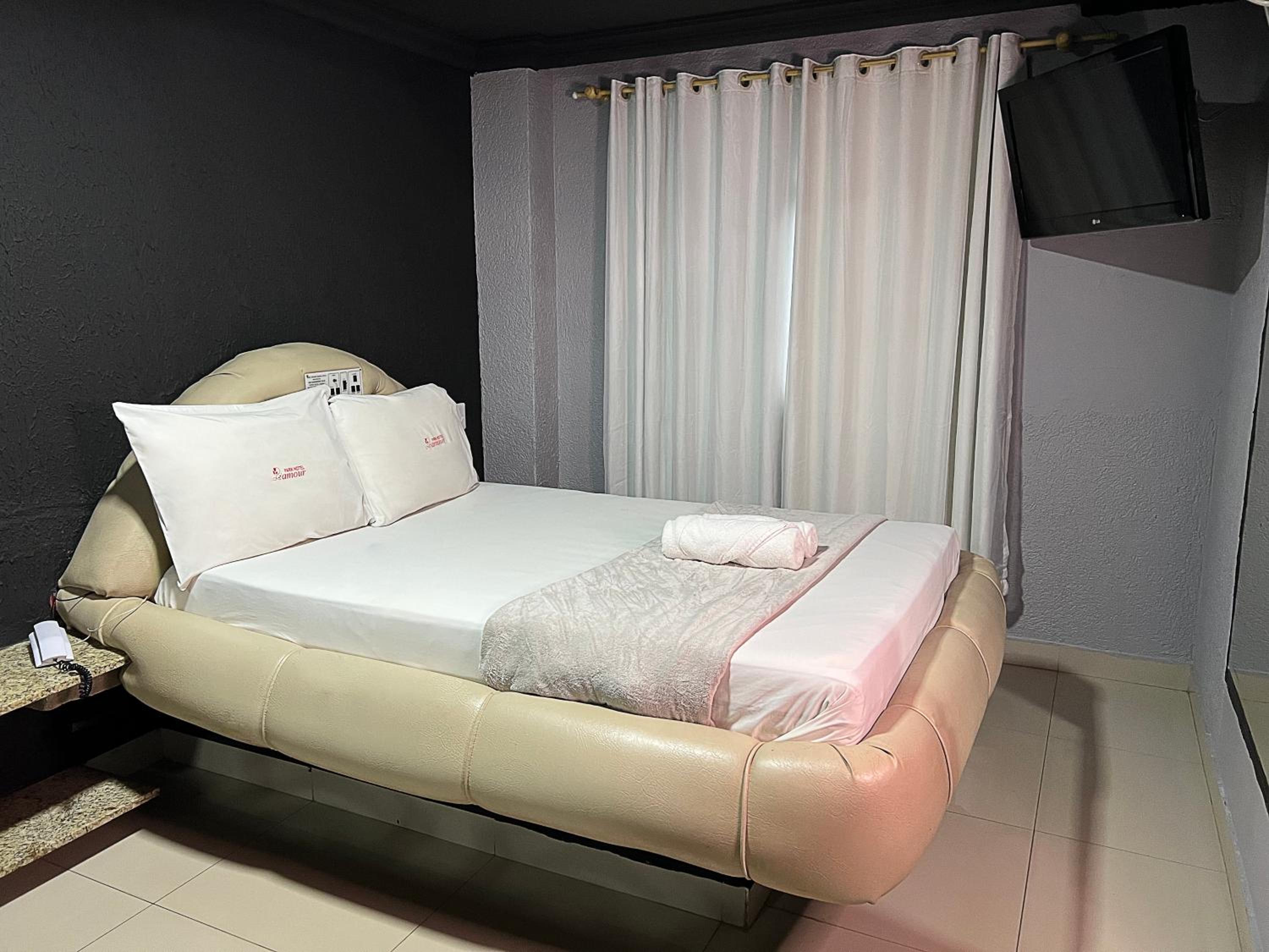 Standard Suite - Photo 3