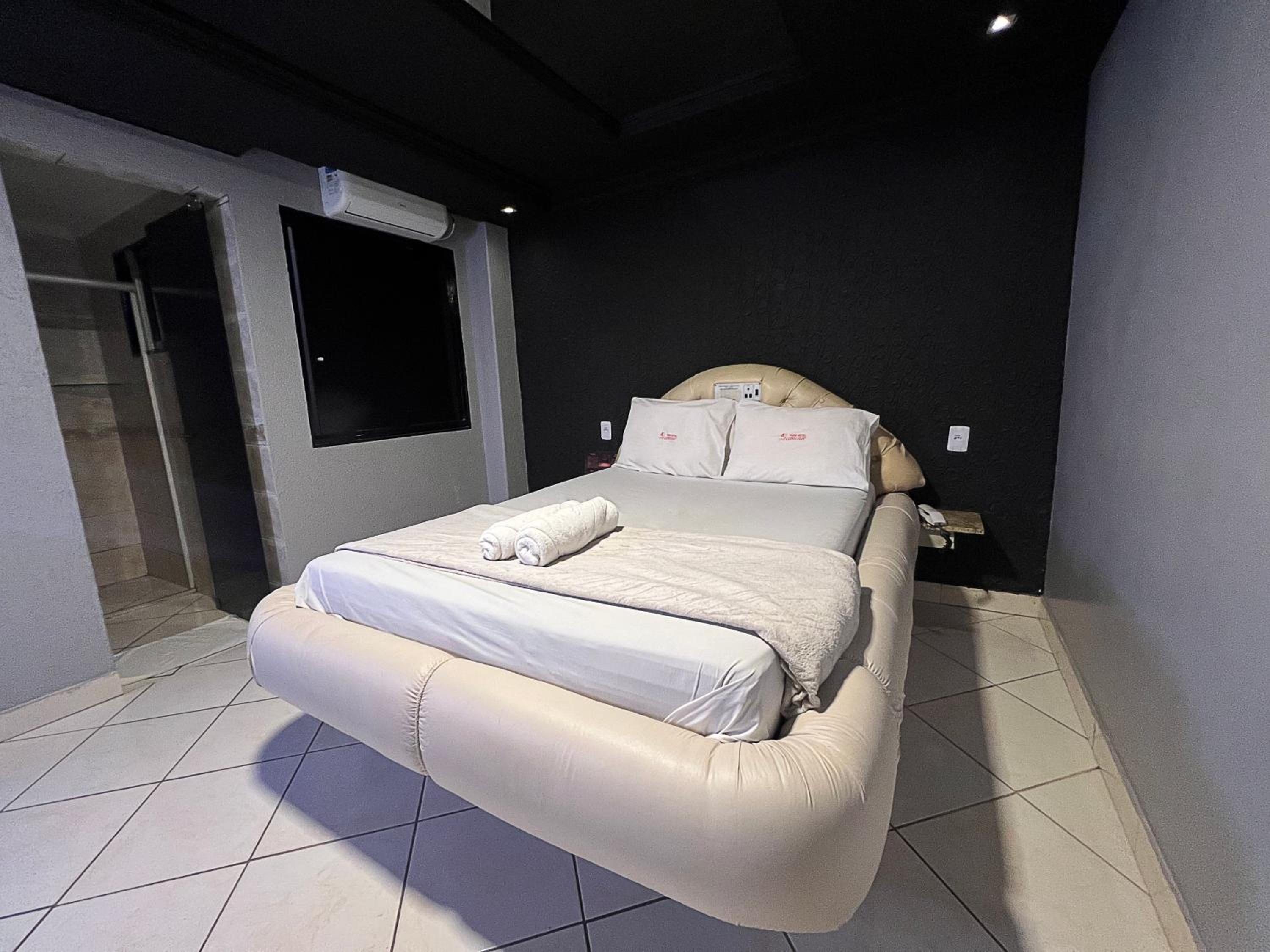 Standard Suite - Photo 5