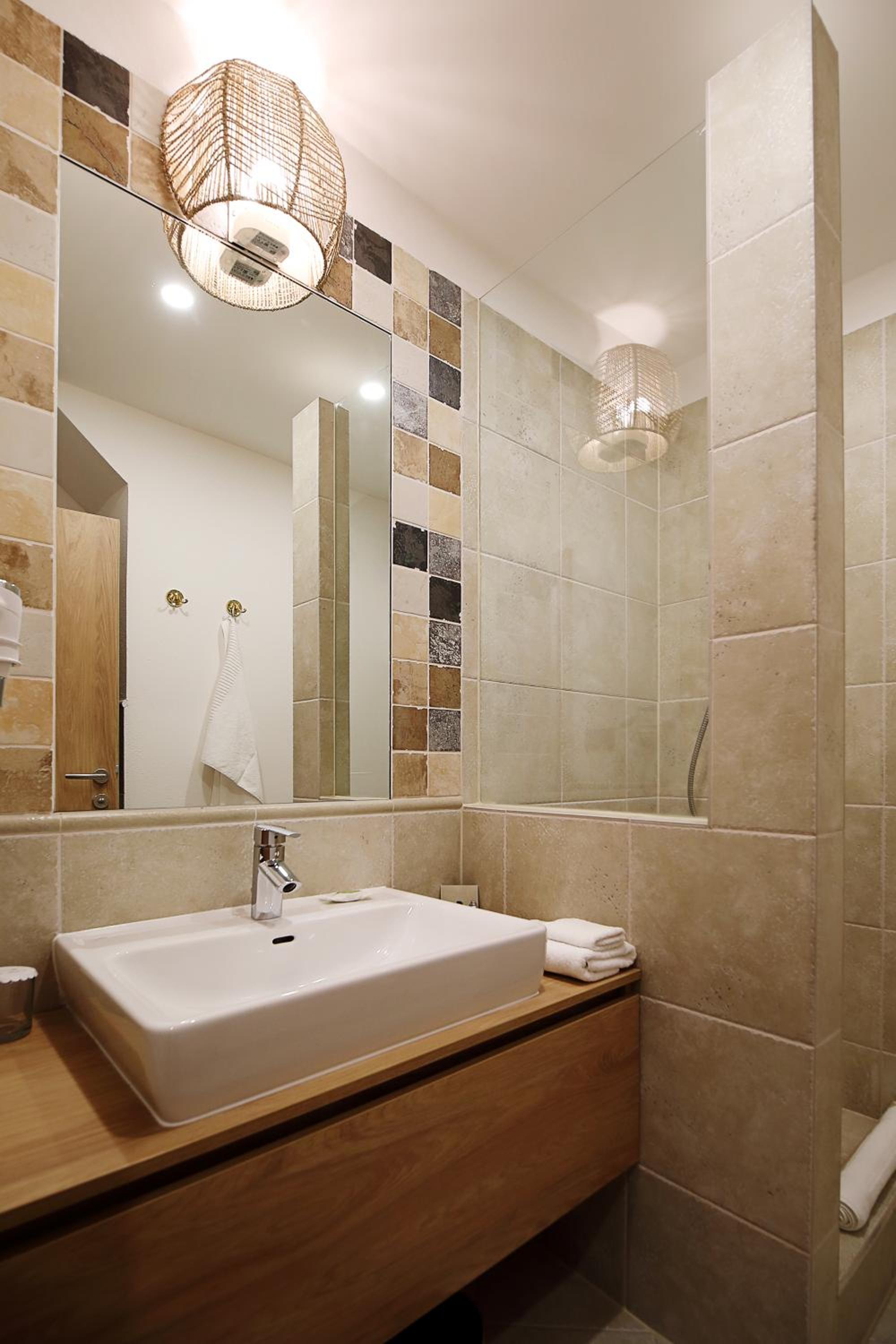 Standard Double Room - Photo 4