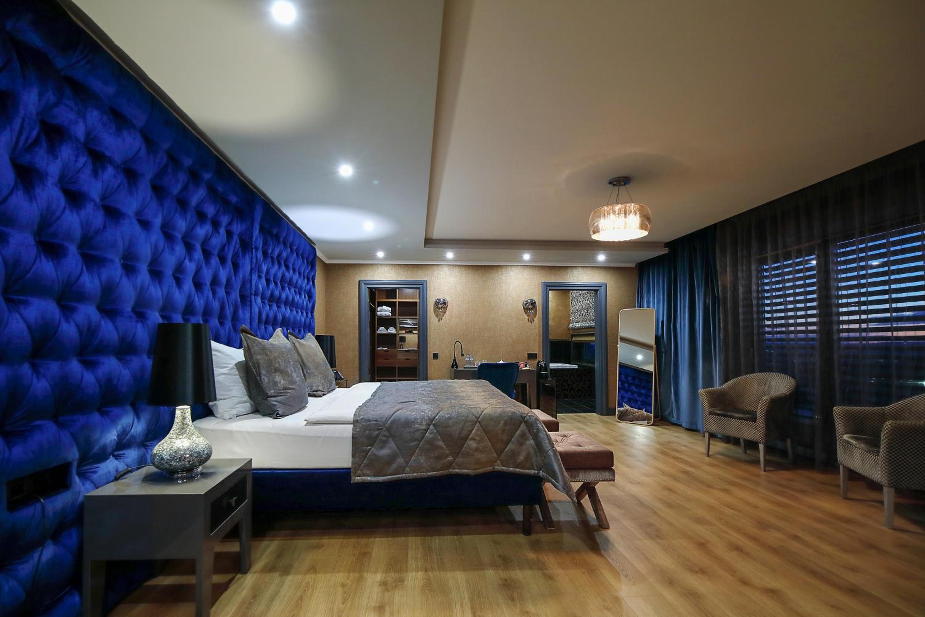 Exclusive Apartment - Photo 1