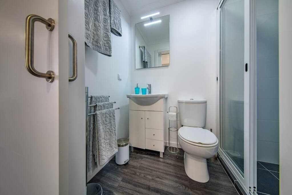 One-Bedroom House photo 2