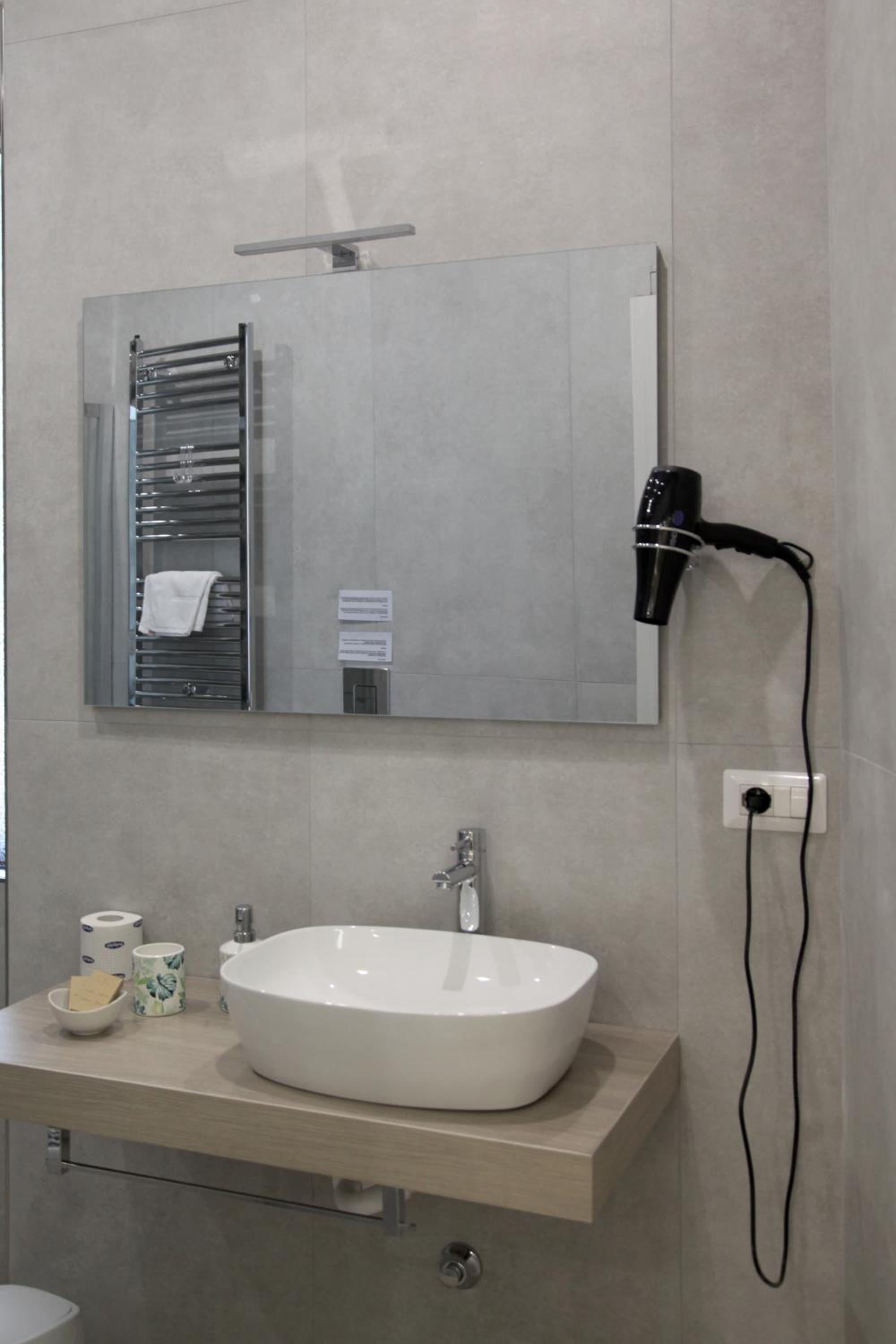 Deluxe Junior Suite - Photo 2