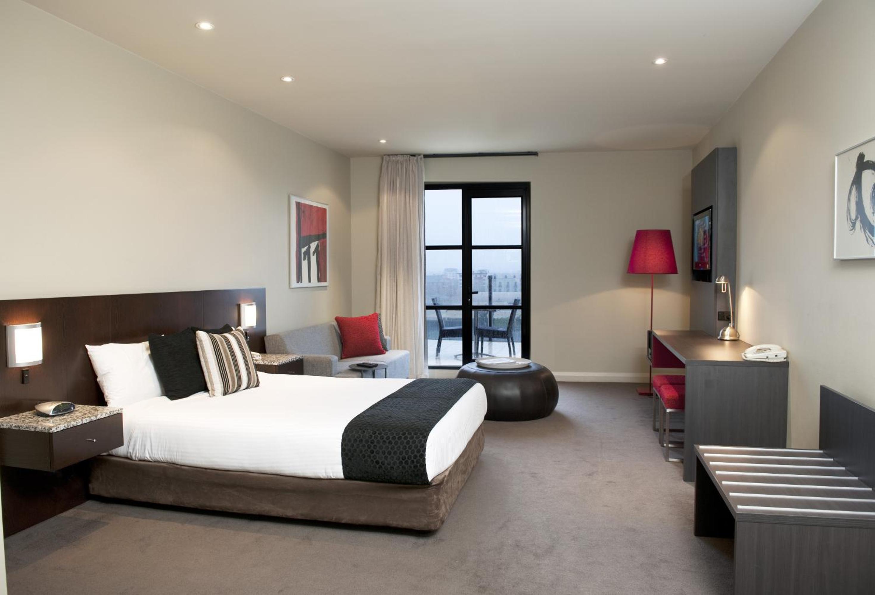 Studio Suite - Photo 4
