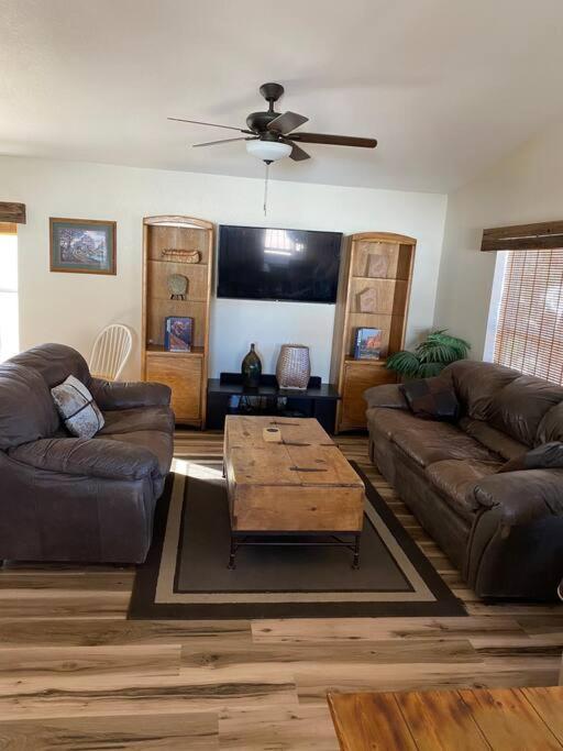 Three-Bedroom Apartment photo 2