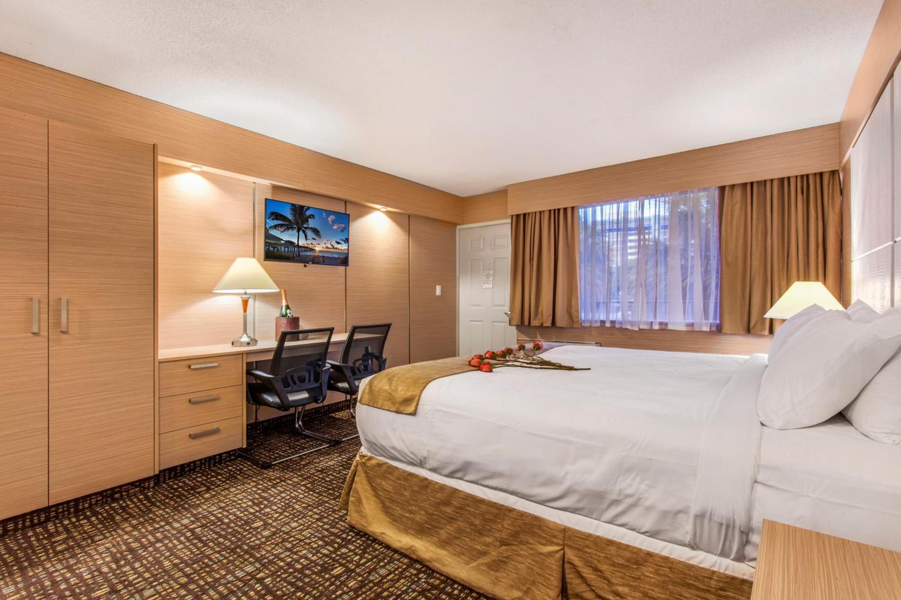 Standard Queen Room