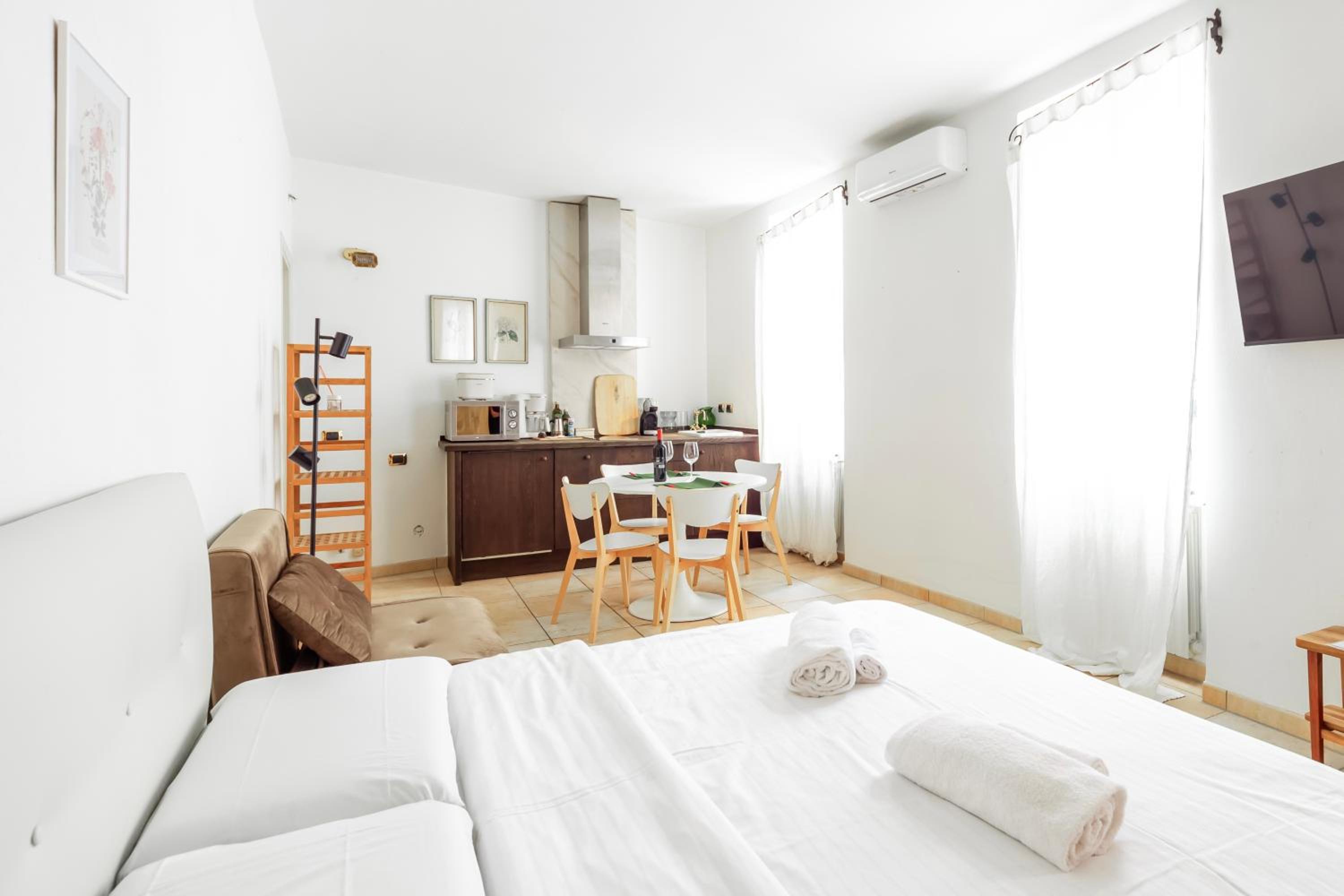 One-Bedroom Apartment