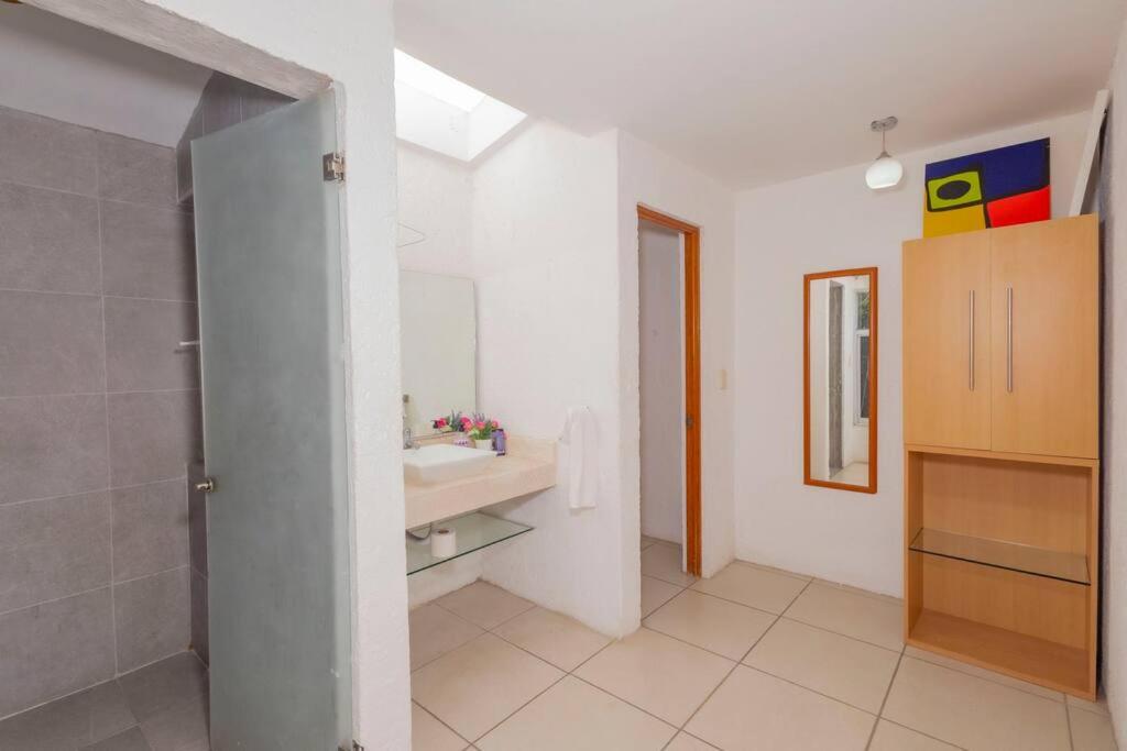 One-Bedroom House photo 2