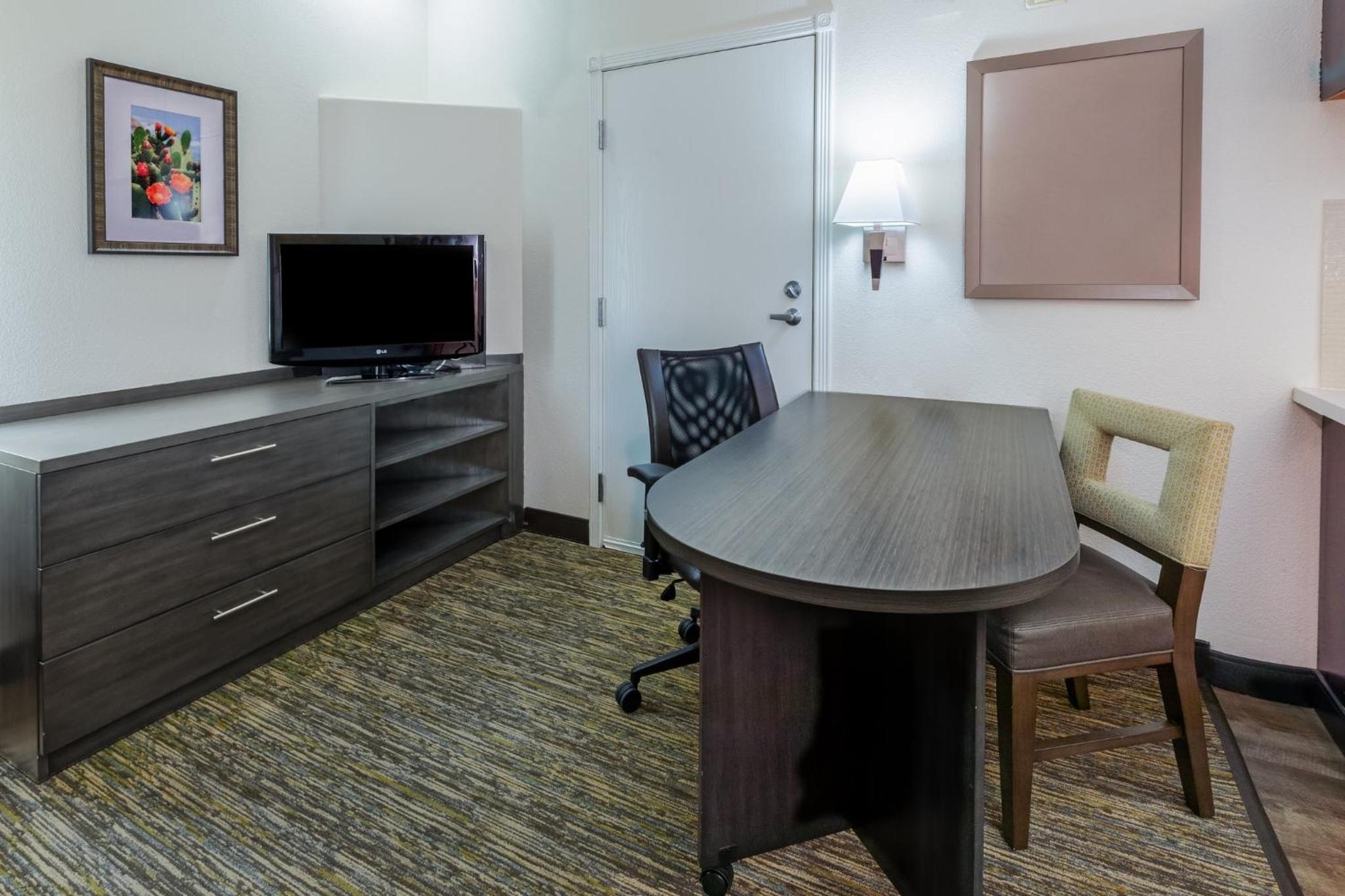 Queen Studio Suite with Bath Tub - Mobility Accessible - Non-Smoking photo 1