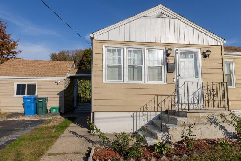 Two-Bedroom House photo 2