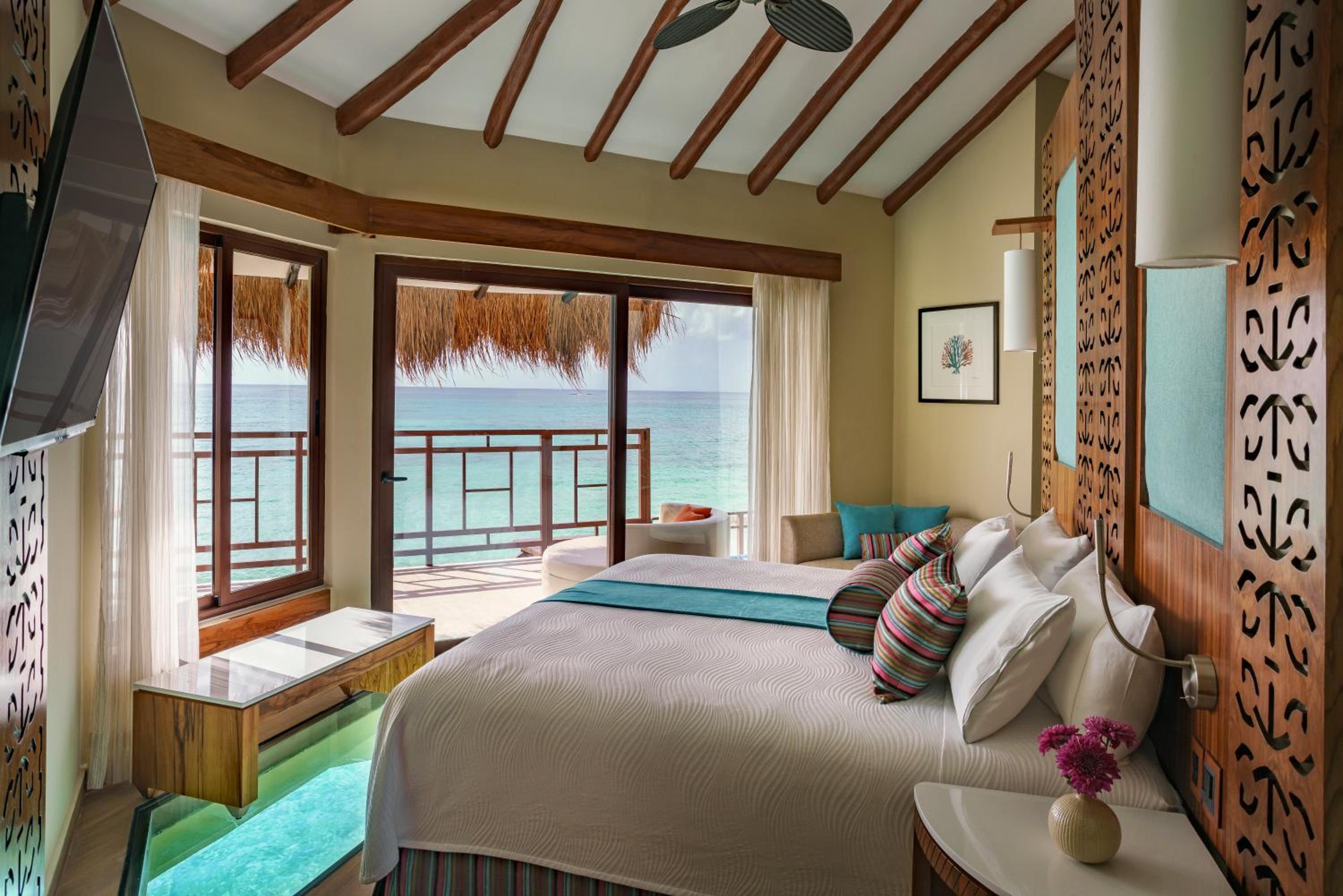 Palafitos – Overwater Bungalows thumbnail 5