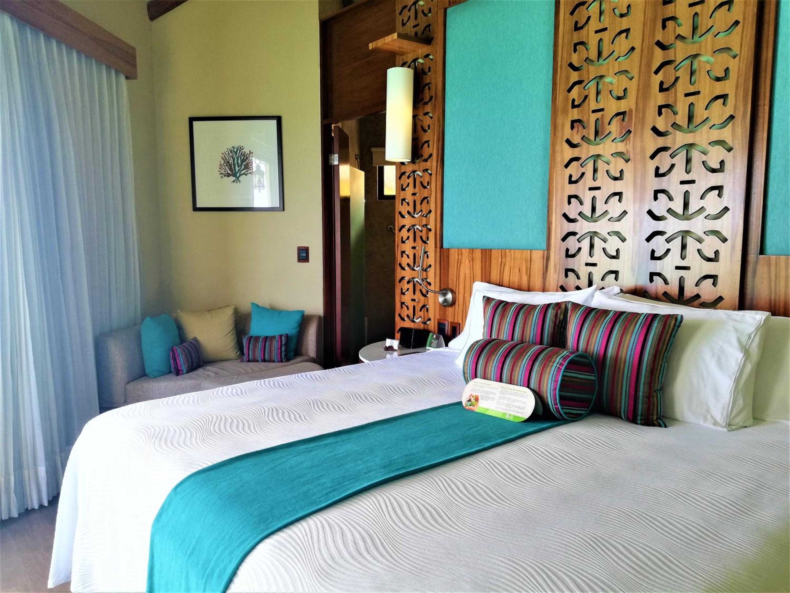 Palafitos – Overwater Bungalows thumbnail 6