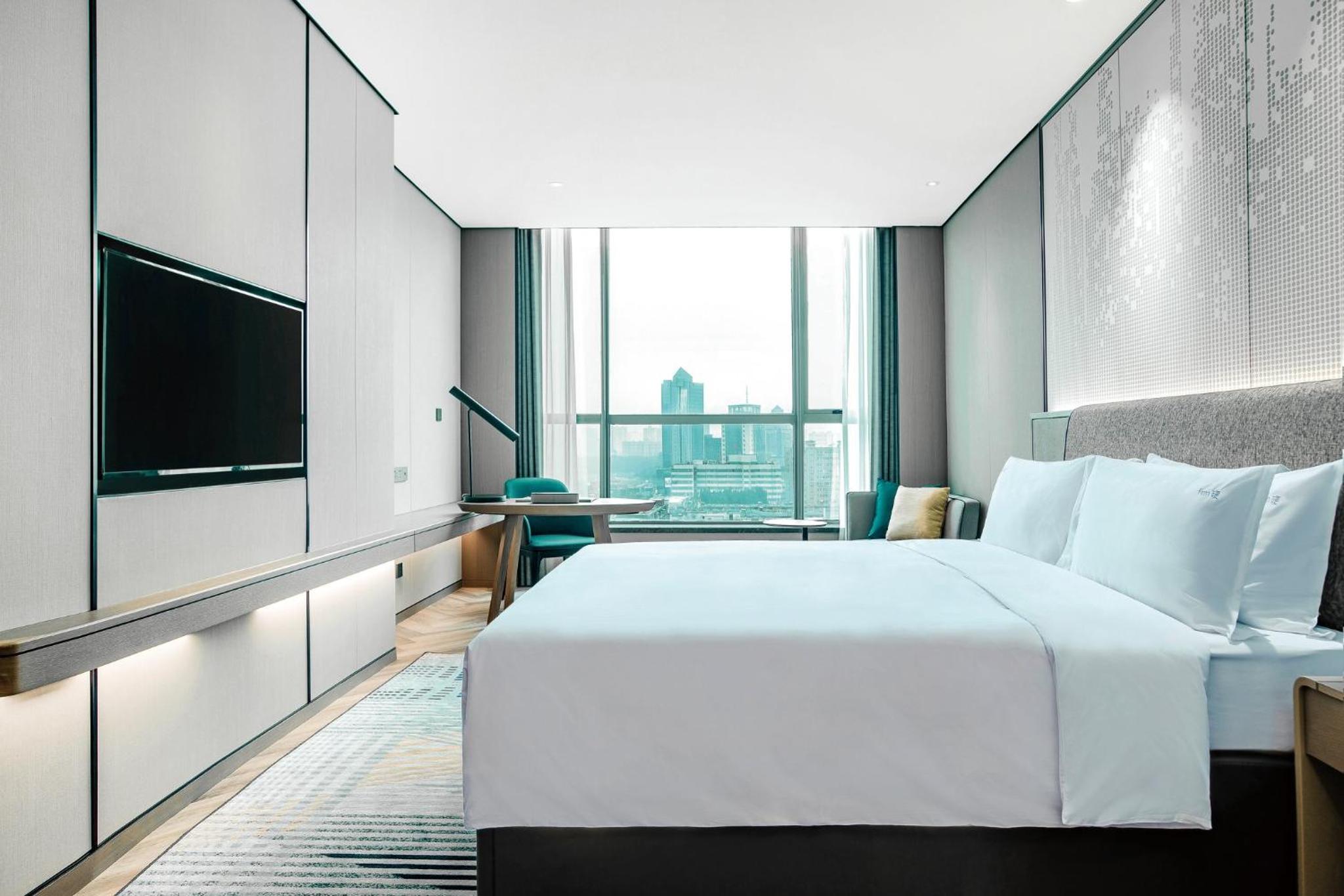 Premium King Room - Photo 4