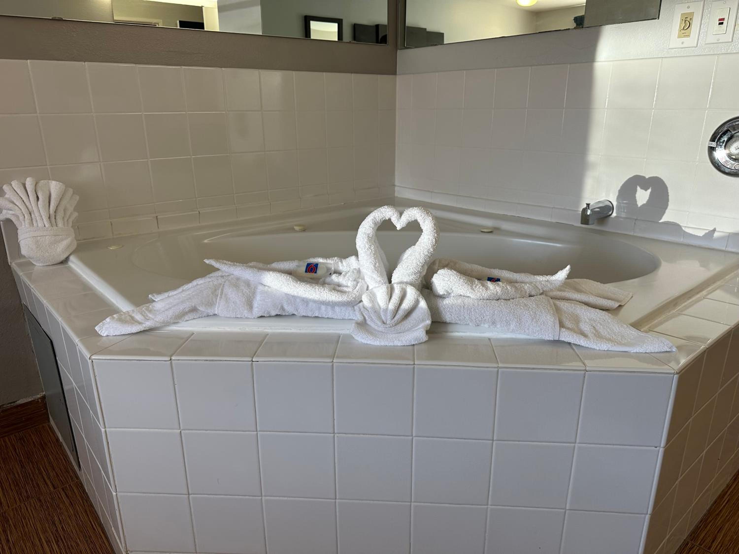 1 King Bed | Non-Smoking, Hot Tub