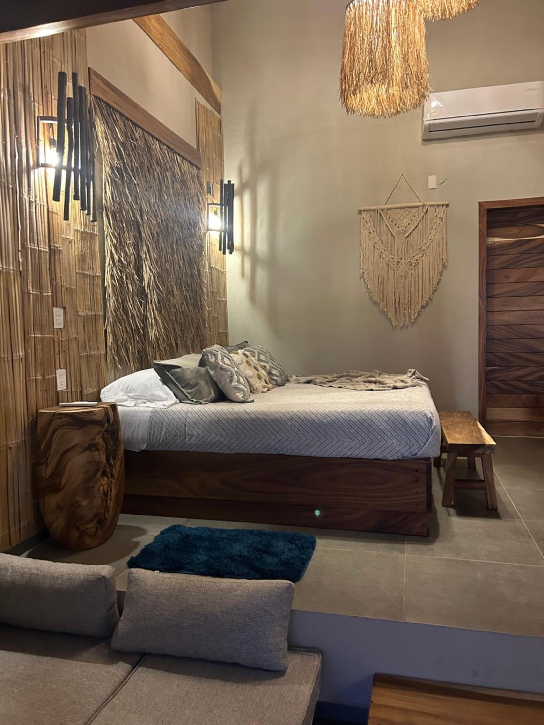 Deluxe Suite - Photo 8