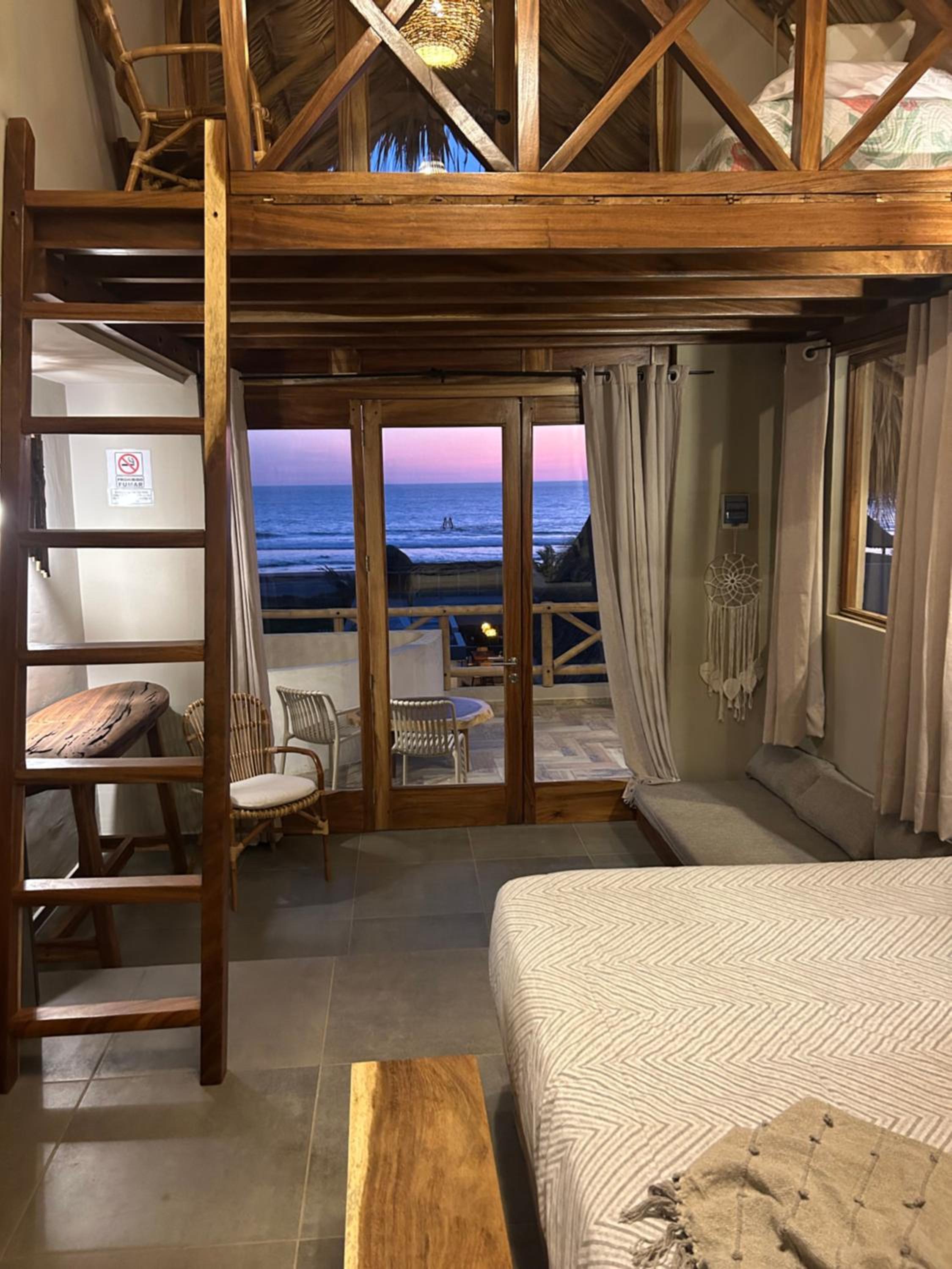 Deluxe Suite - Photo 29