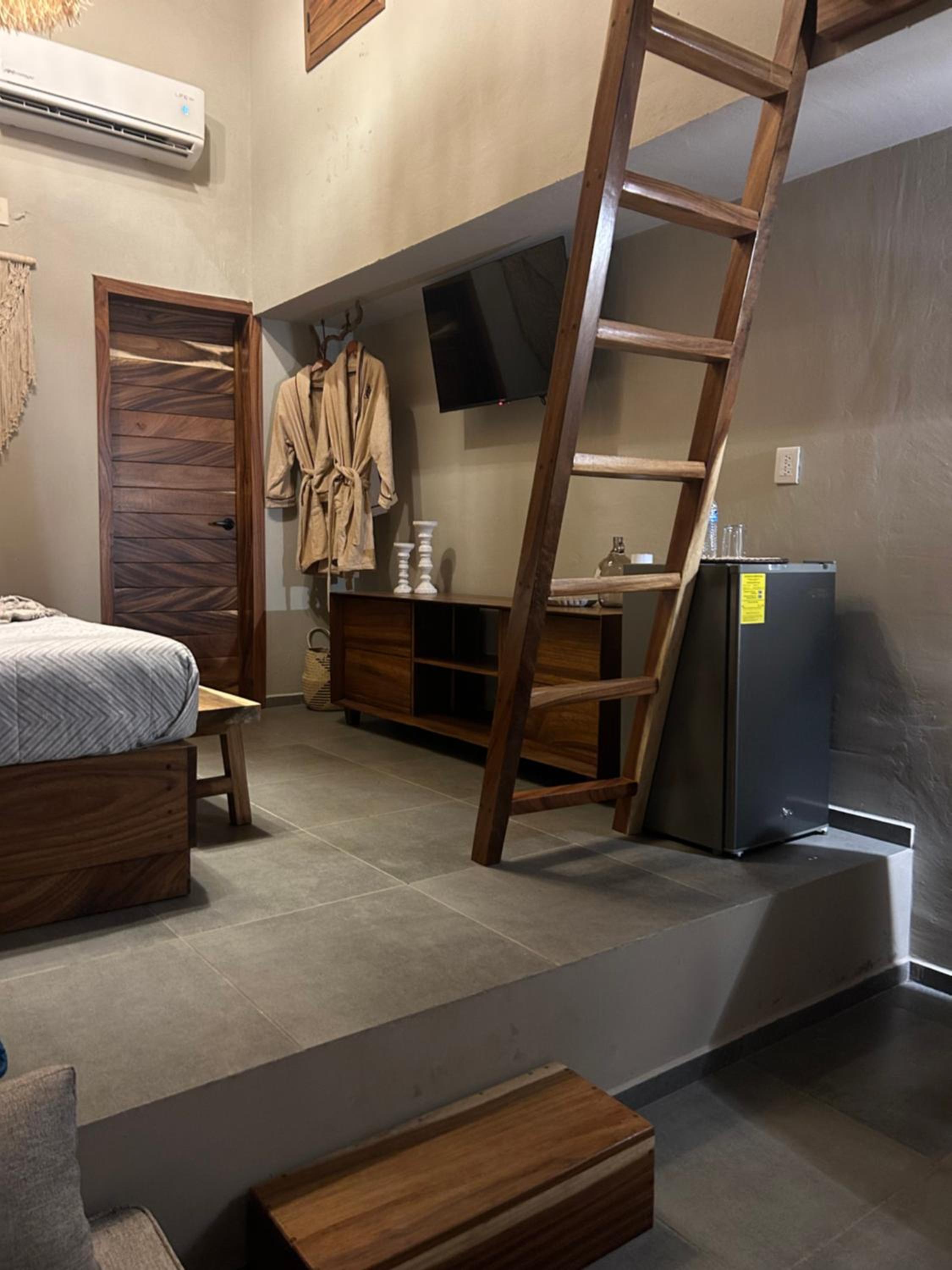 Deluxe Suite - Photo 14
