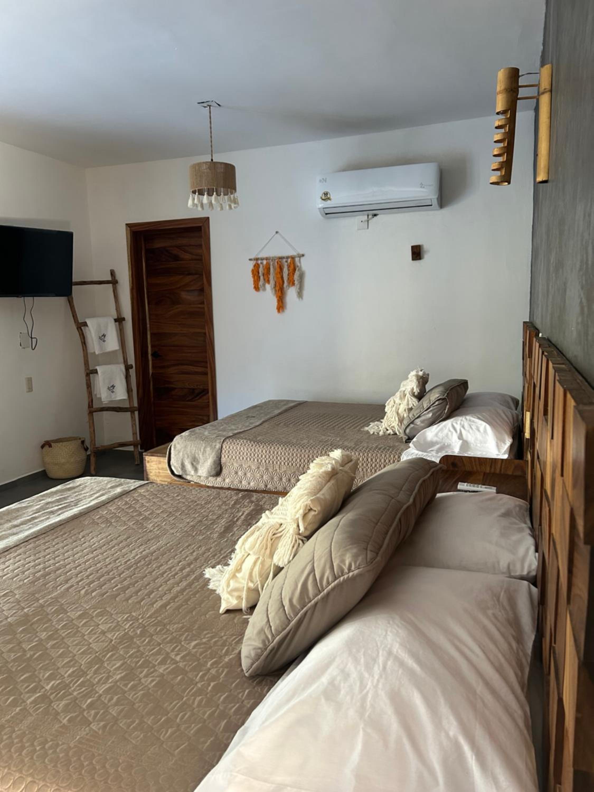 Junior Suite with Private Pool - Photo 3