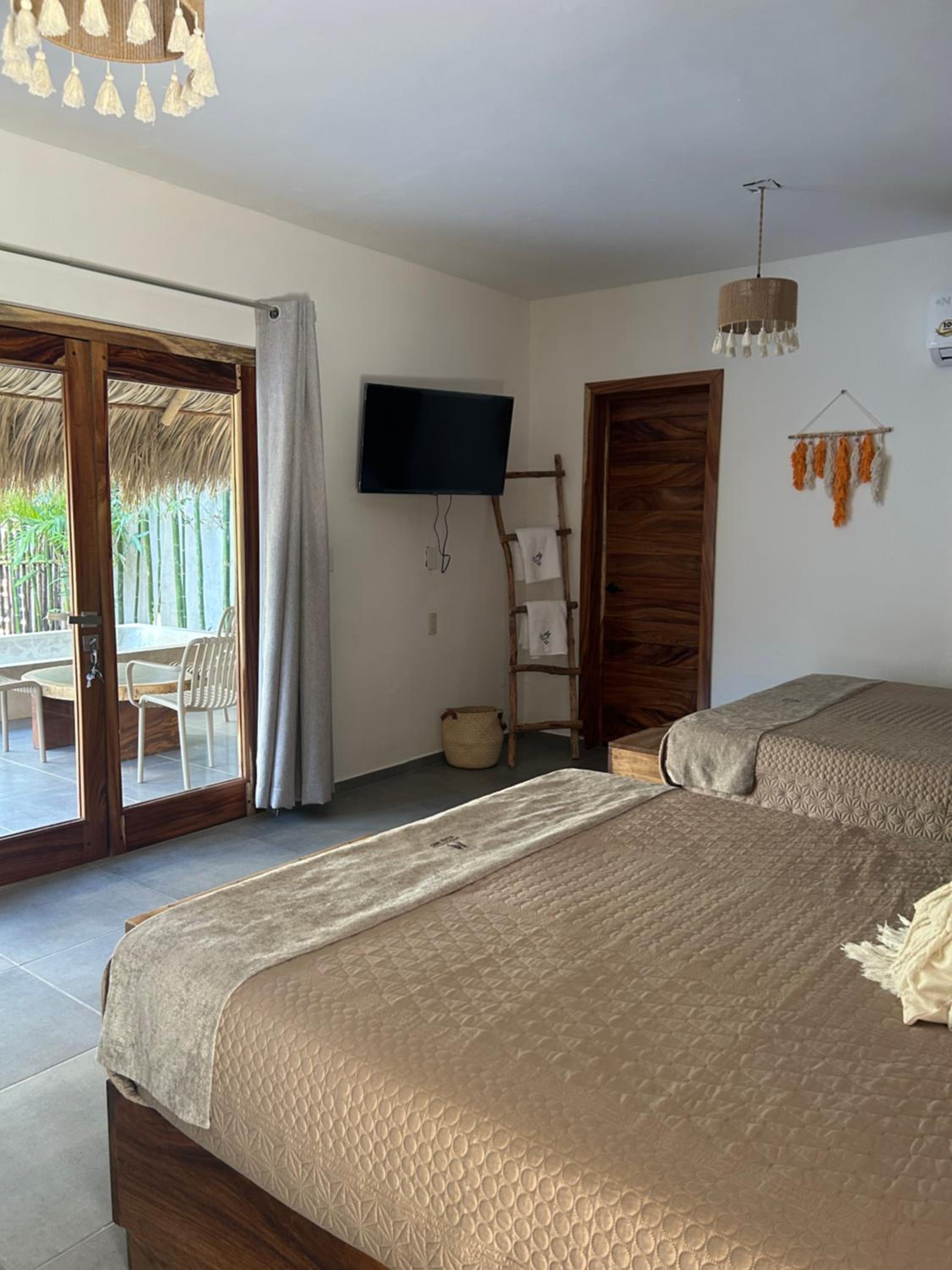 Junior Suite with Private Pool - Photo 10