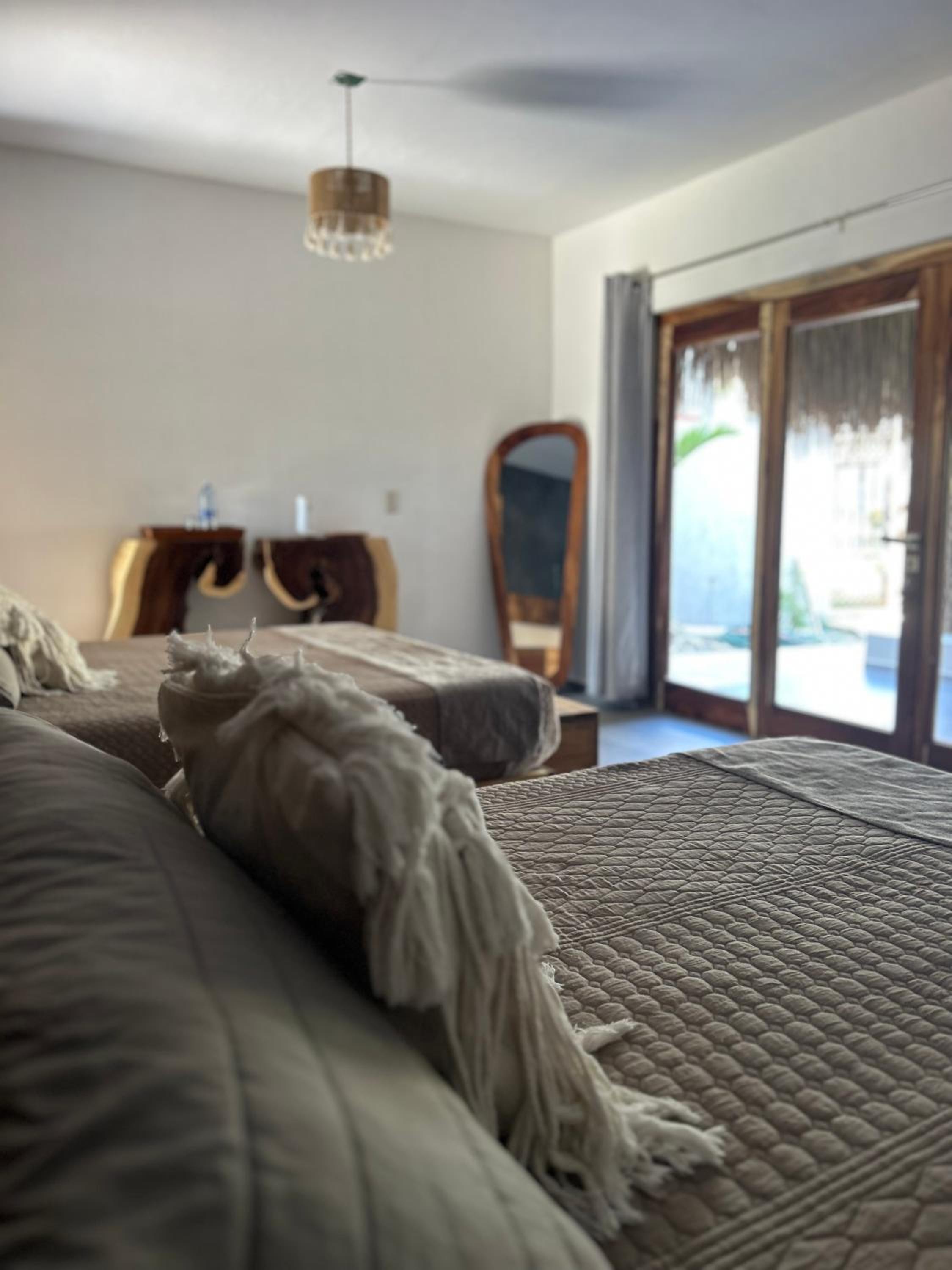 Junior Suite with Private Pool - Photo 14