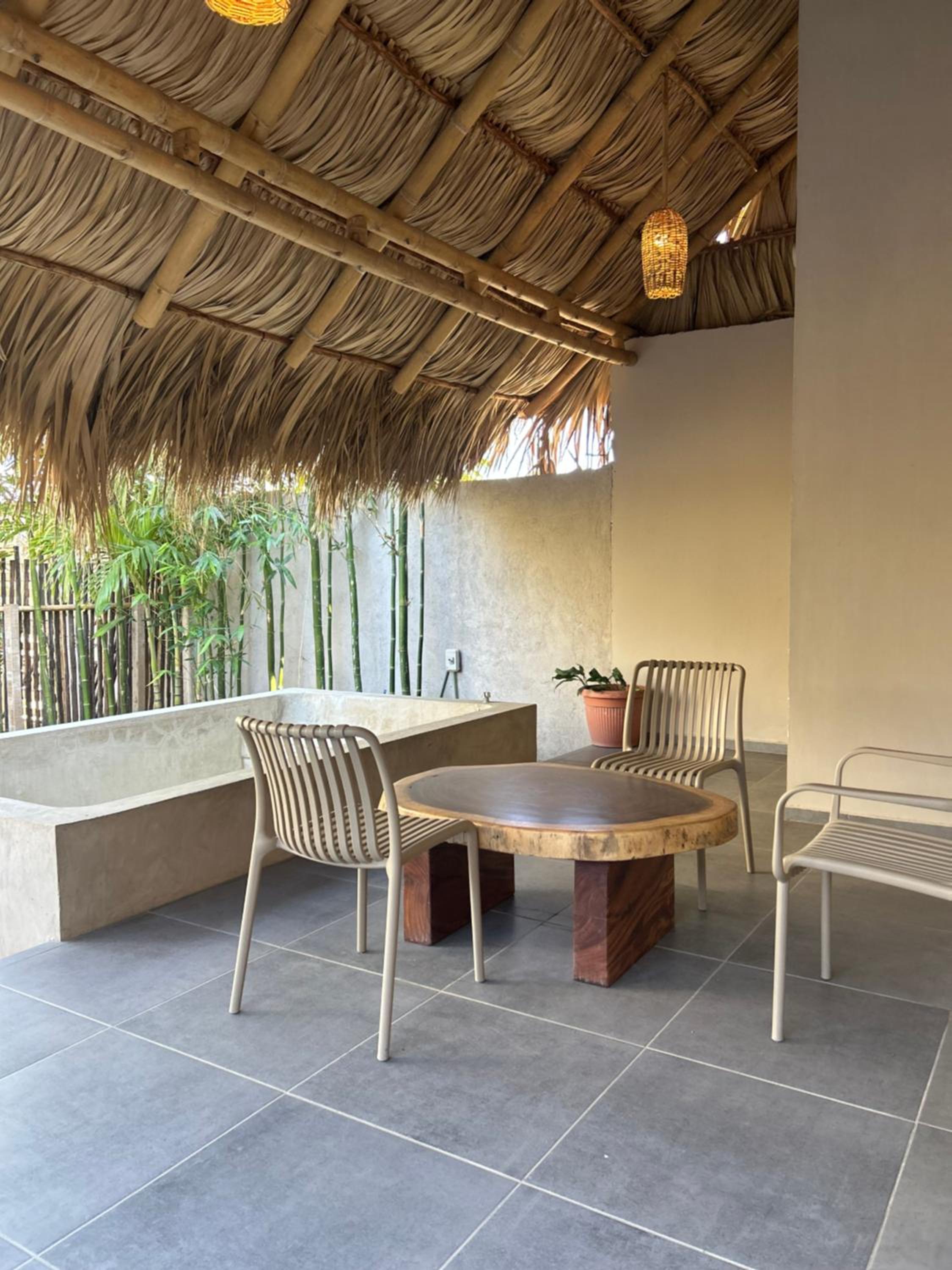 Junior Suite with Private Pool - Photo 26