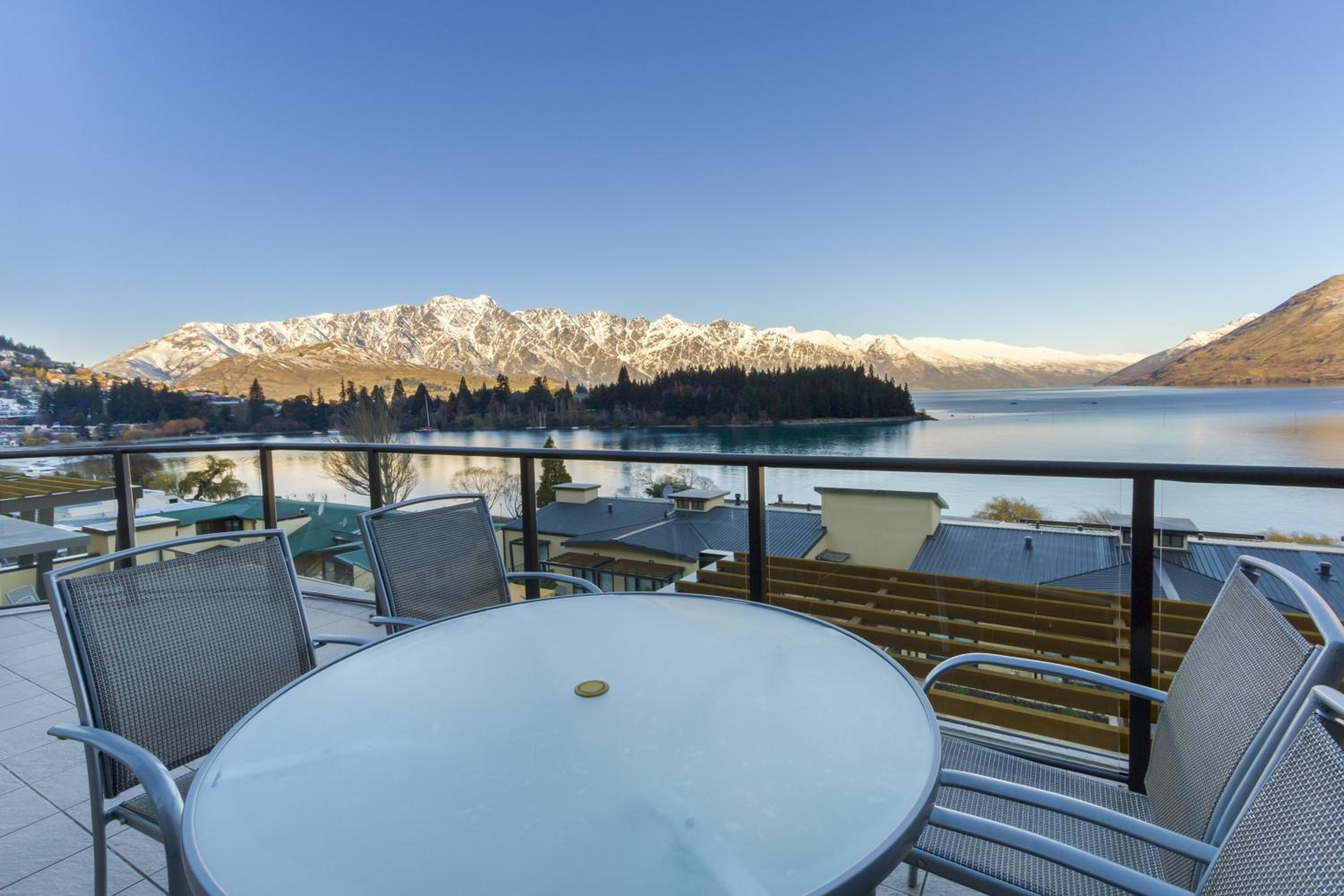 One bedroom lake view apartment