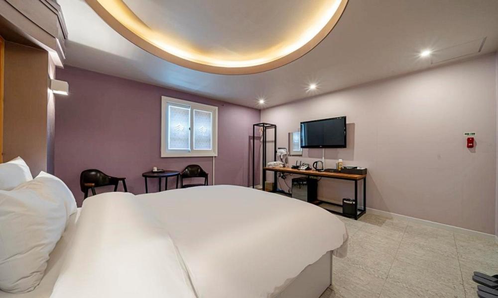 Standard Double Room - Photo 6