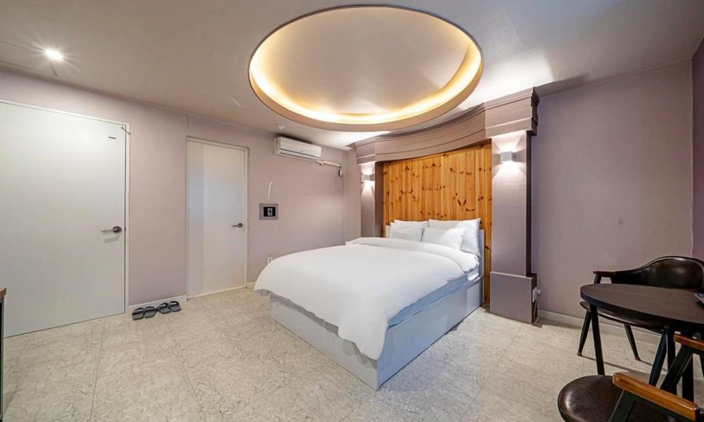 Standard Double Room - Photo 5