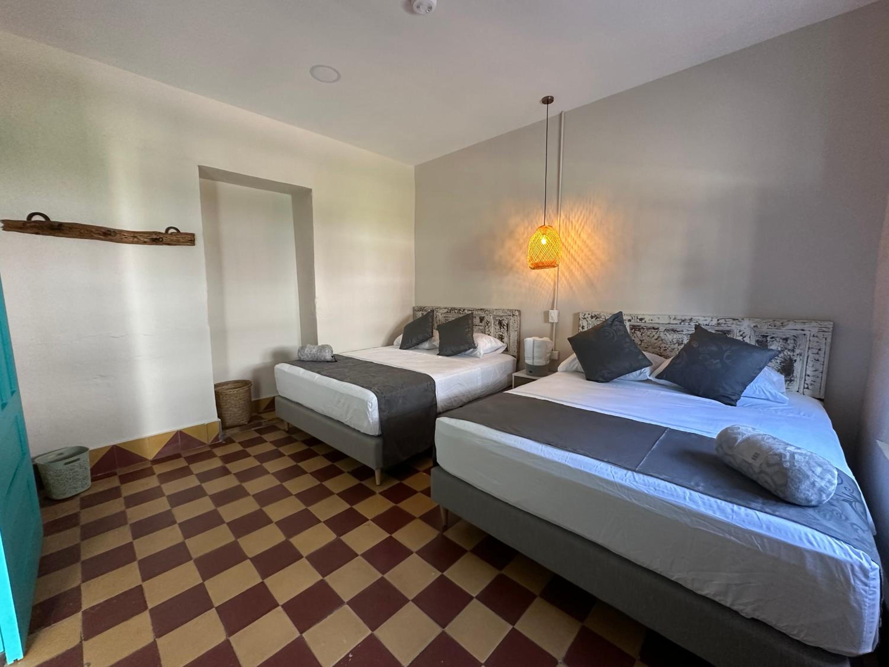 Queen Room with Two Queen Beds photo 2