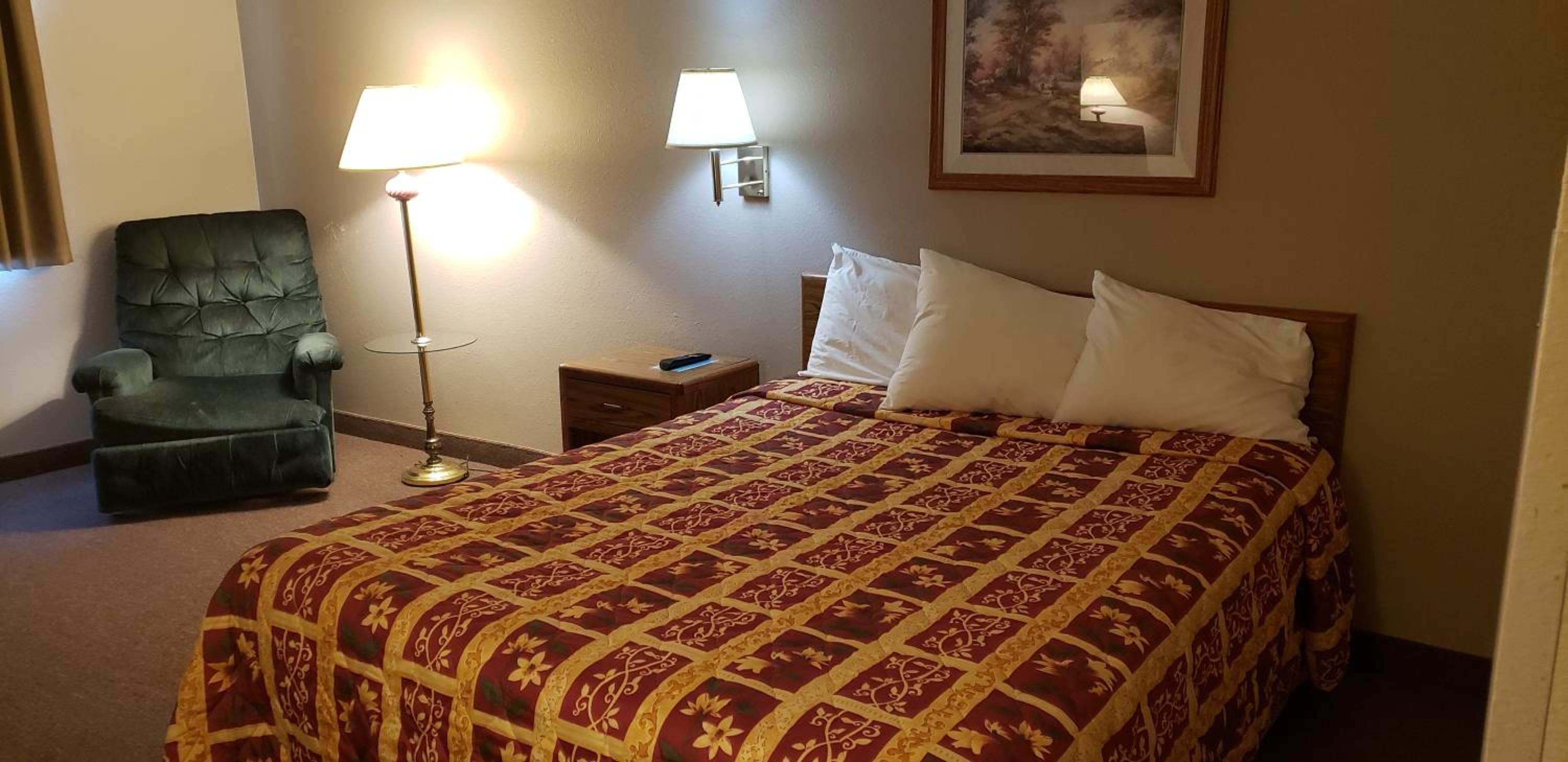 Deluxe King Suite - Photo 1
