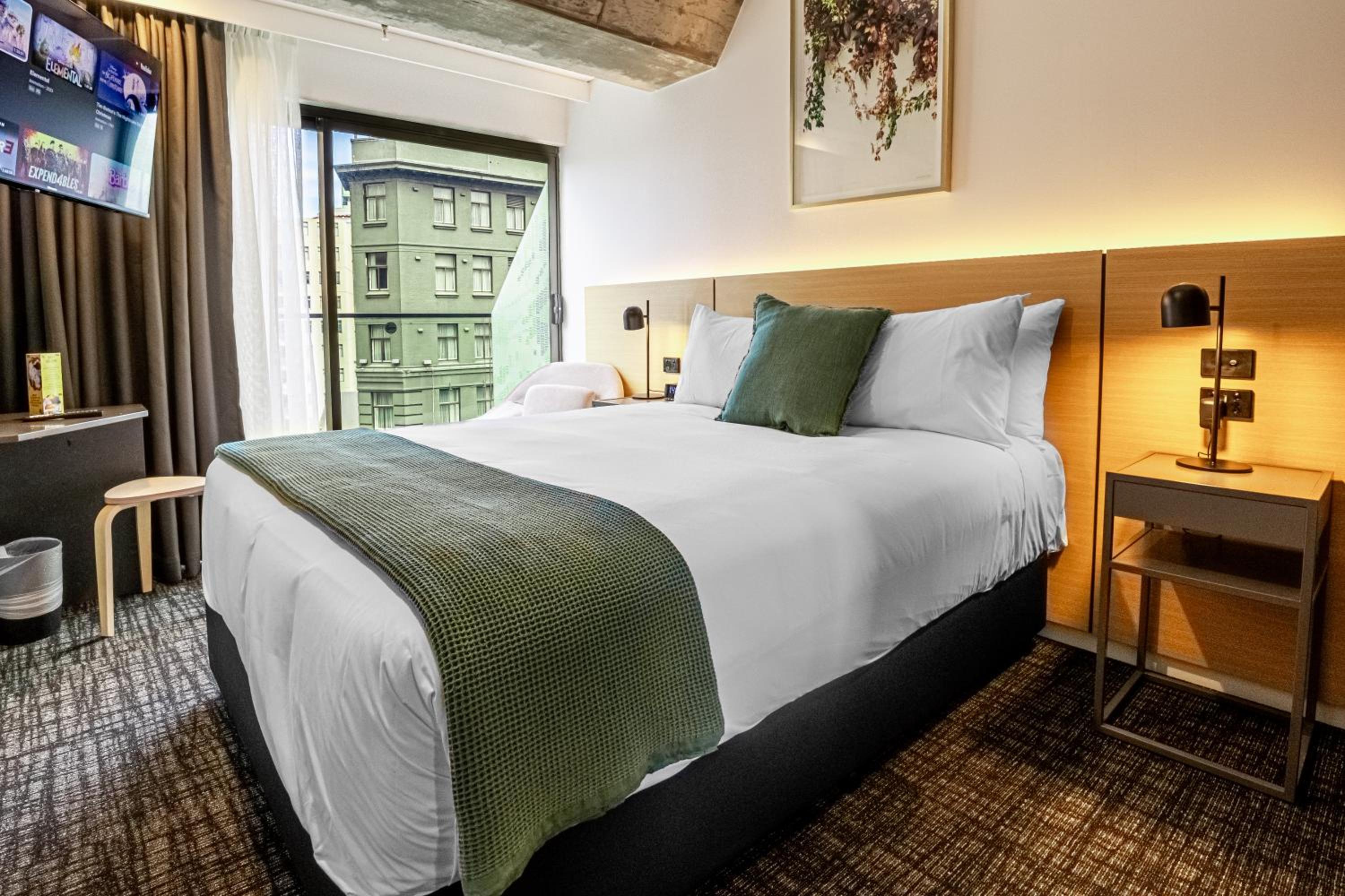 Queen Balcony Room