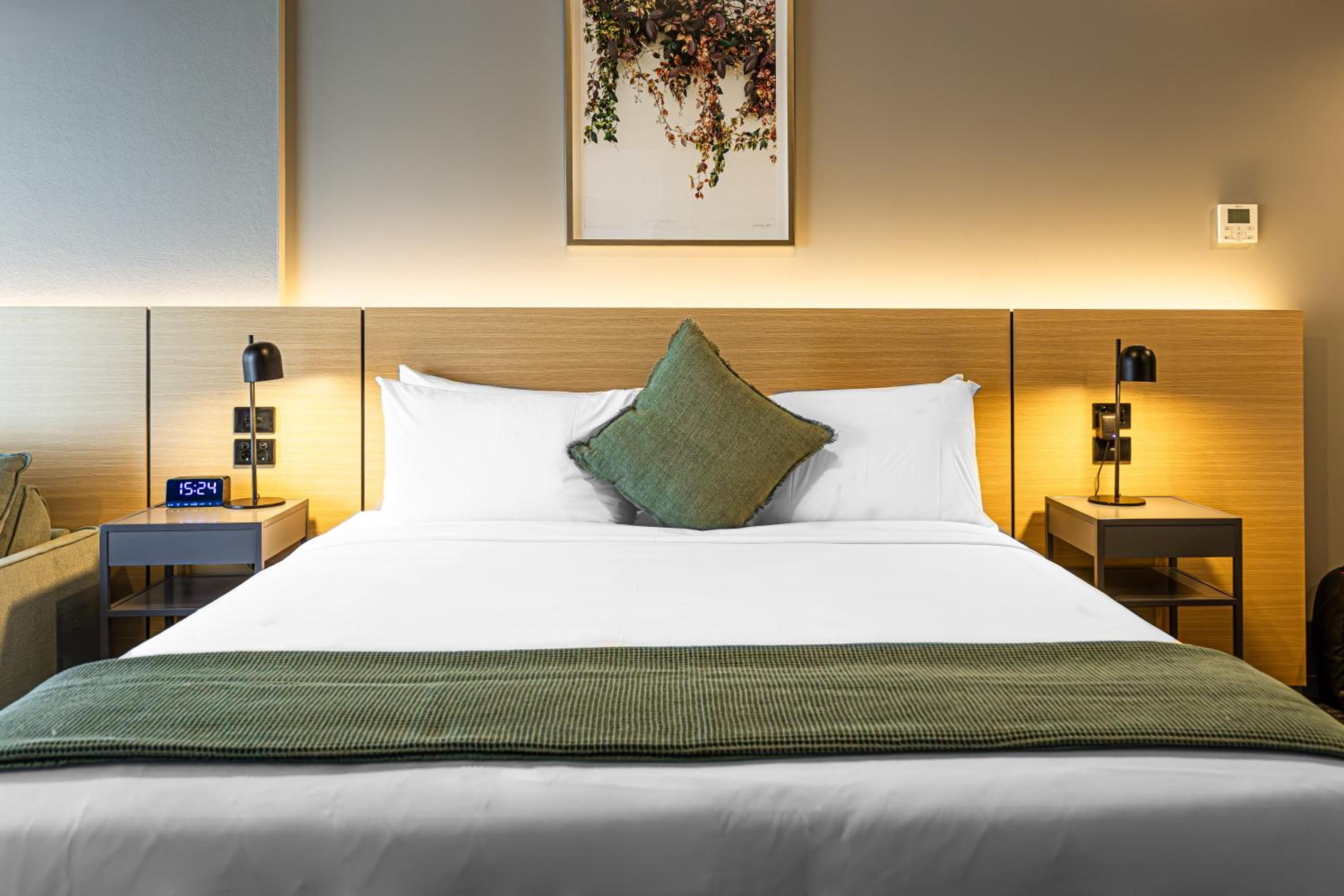 Corner Deluxe Room