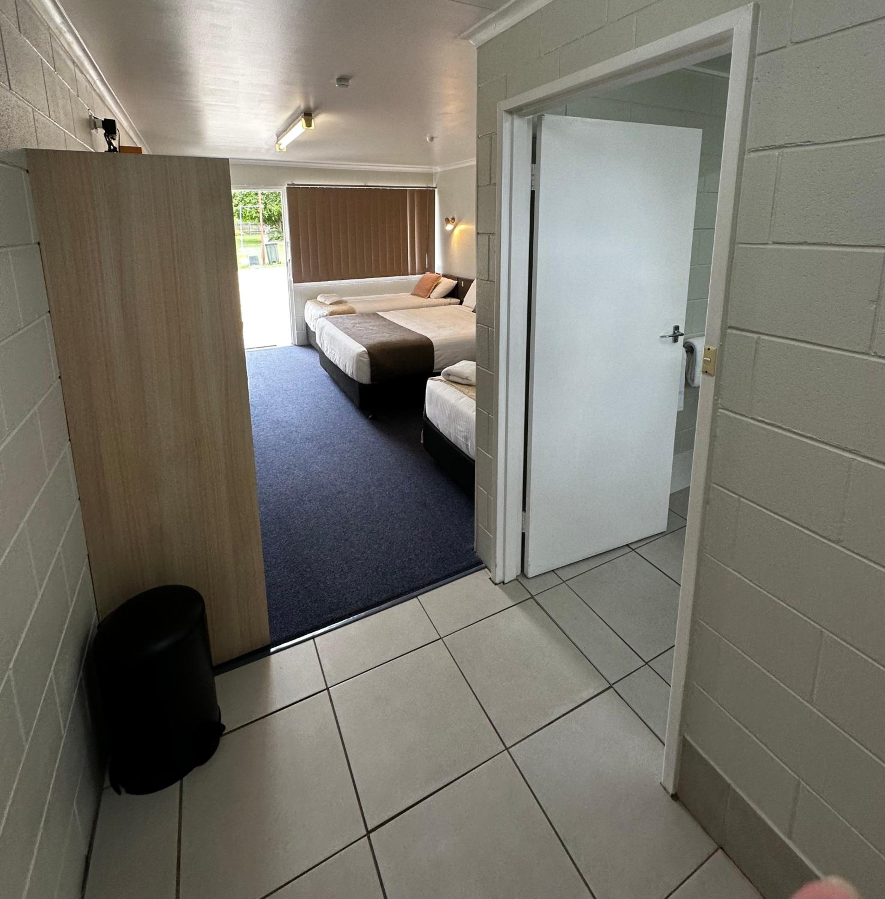 Double or Twin Room with Private Bathroom photo 2