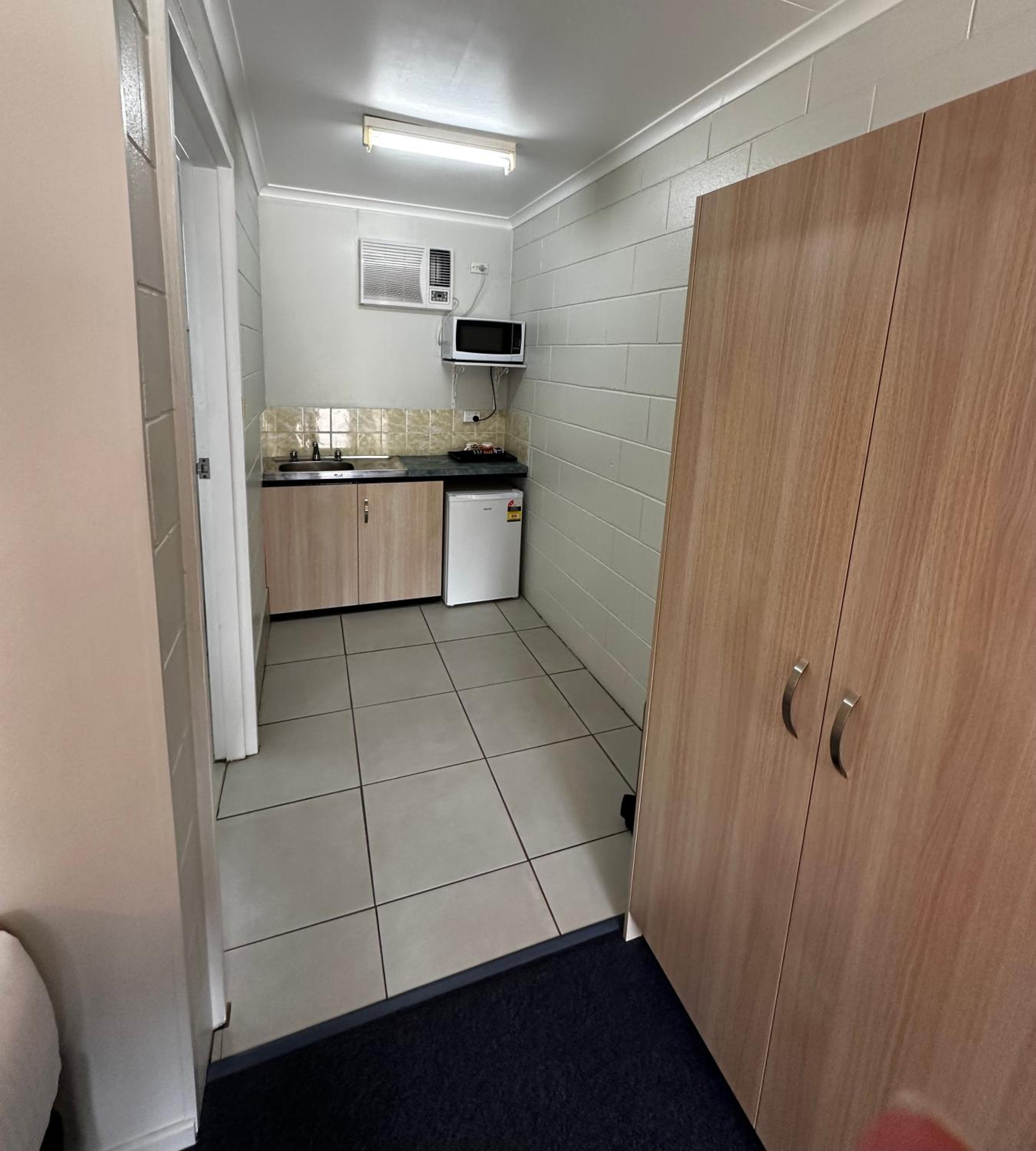Standard Double or Twin Room photo 3