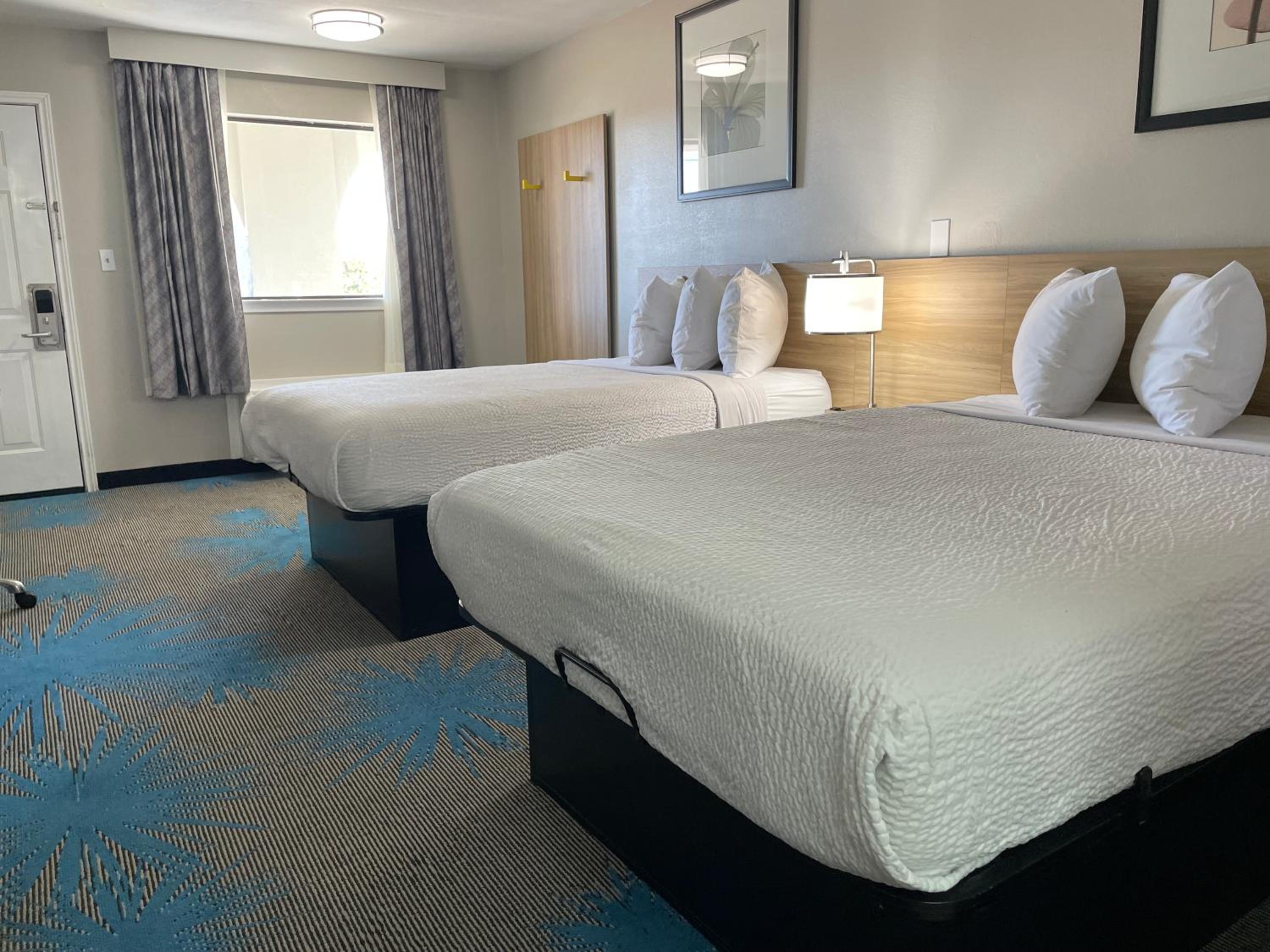 Deluxe Double Room with Two Double Beds - Non-Smoking photo 1