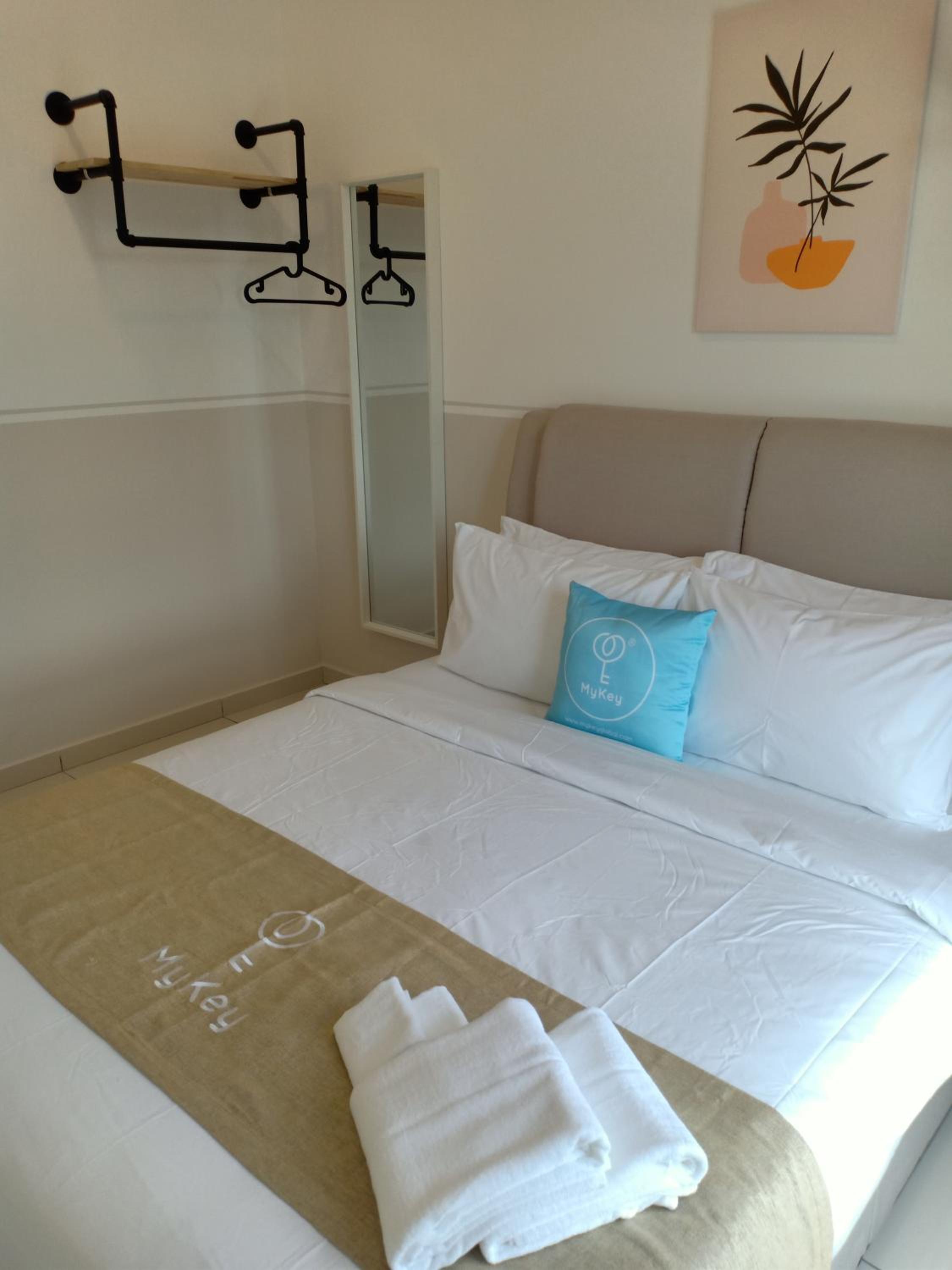 Cozy 2 Bedroom Suites - Photo 2