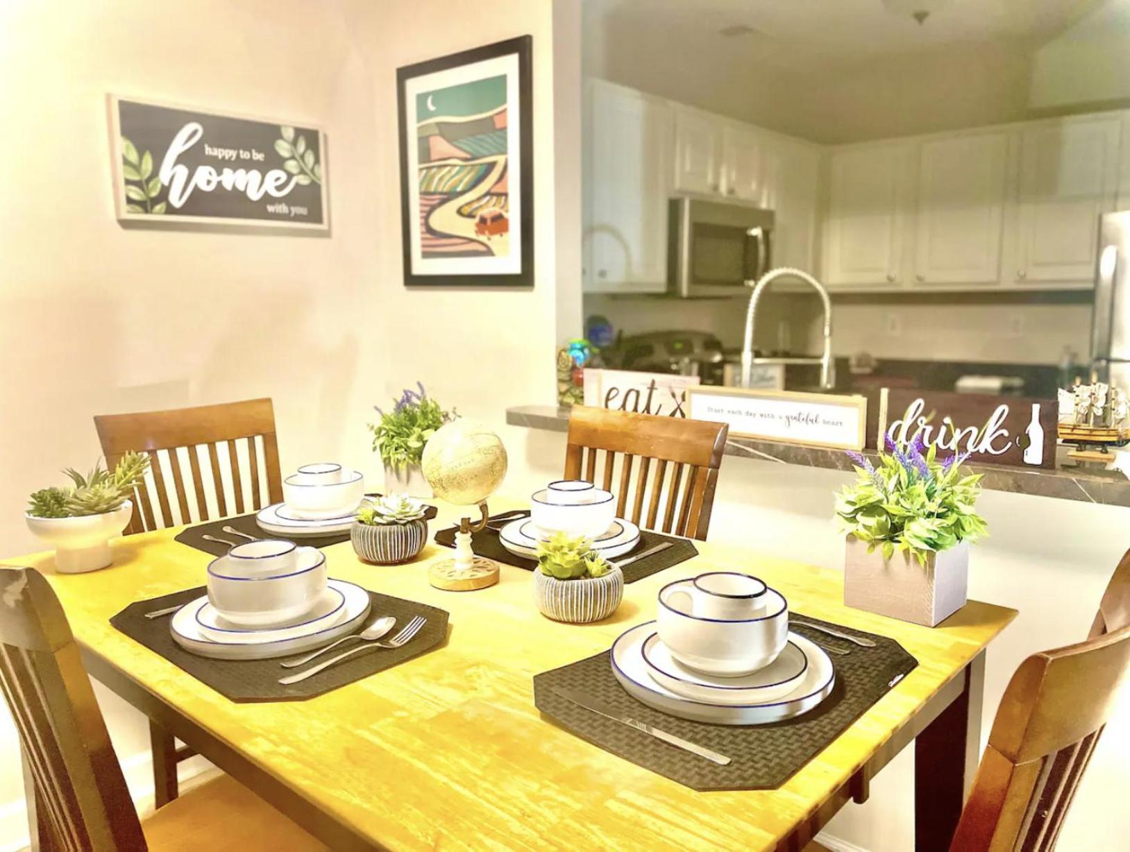 Three-Bedroom Apartment with Balcony photo 2