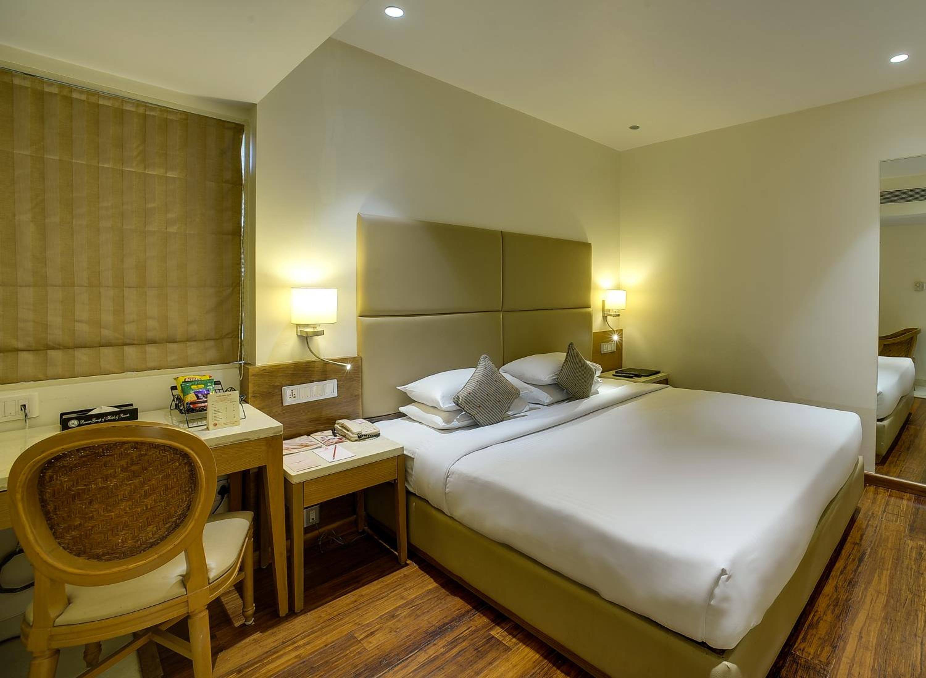 Deluxe room with Cookie Platter, Hi-Tea, in-room Breakfast & 15 % discount on Food and Laundry
