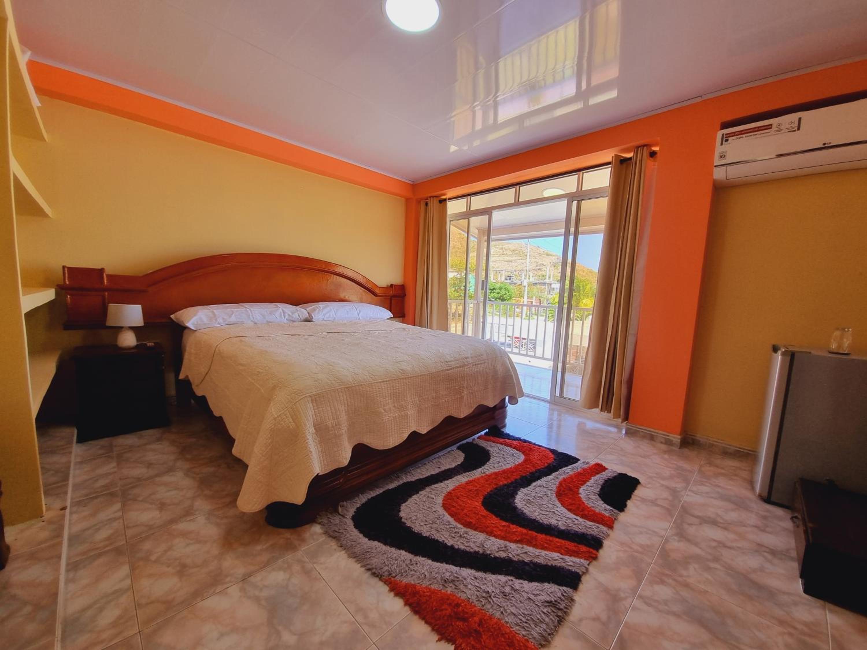 Queen Room with Balcony photo 1